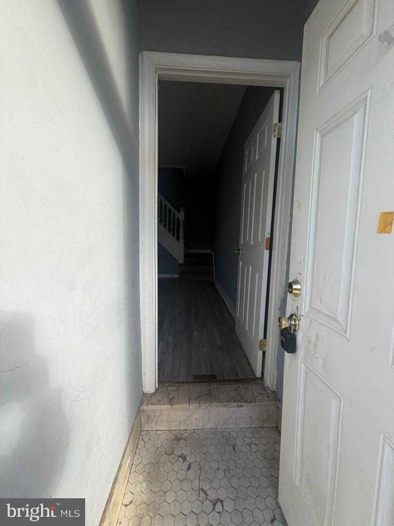 1942 Mosher St photo 2