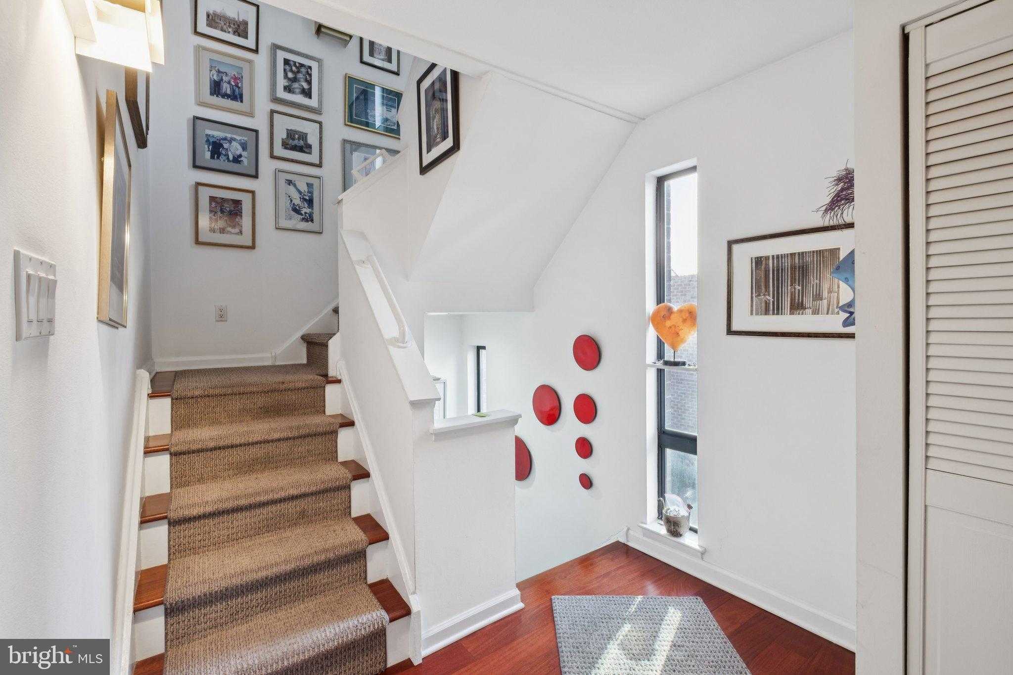 130 Spruce St Apt 15b photo 2