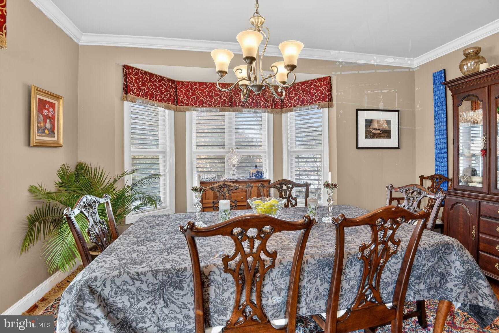 764 N Riverside Dr photo 16