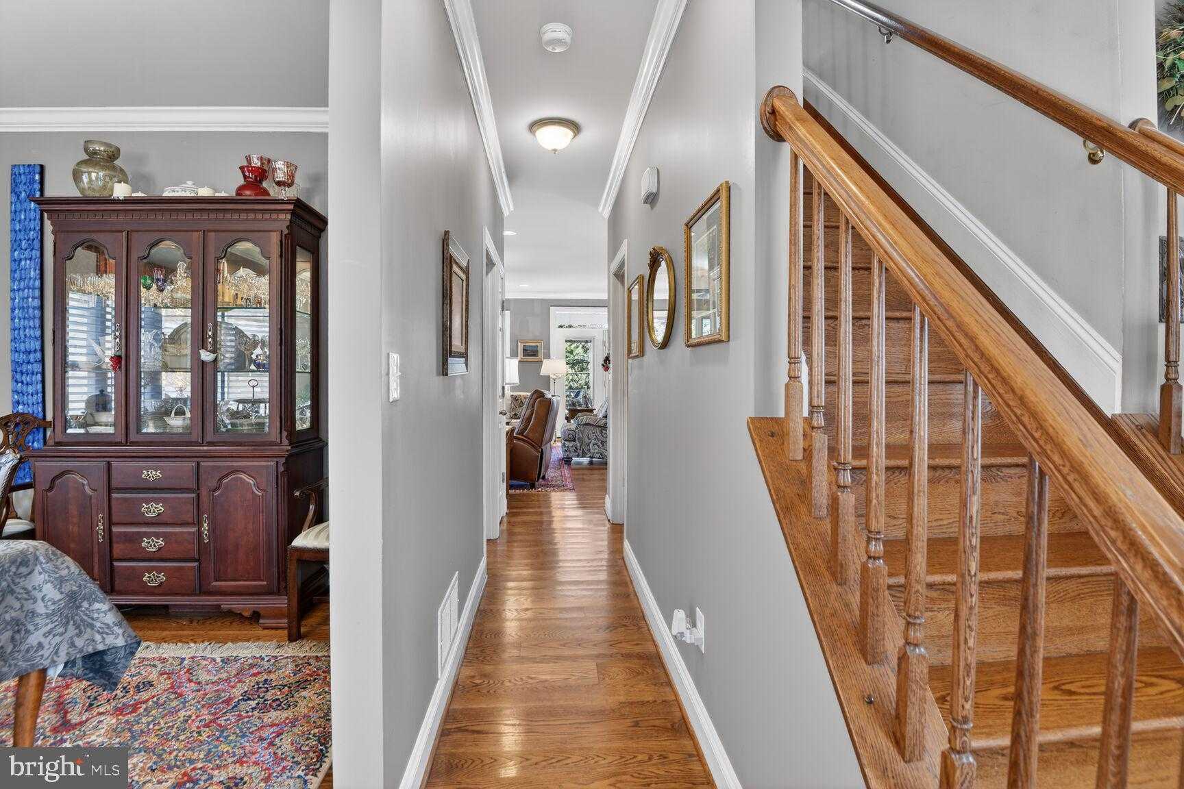 764 N Riverside Dr photo 19