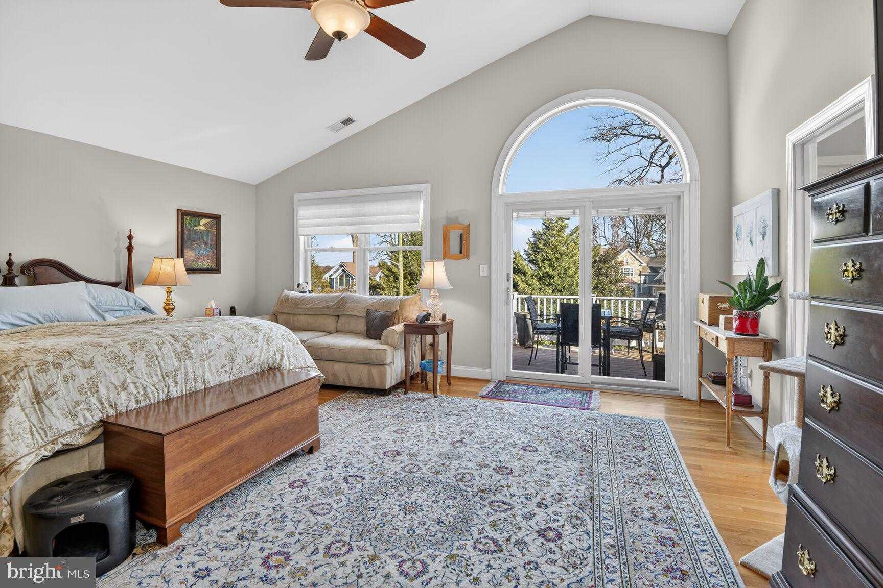 764 N Riverside Dr photo 29