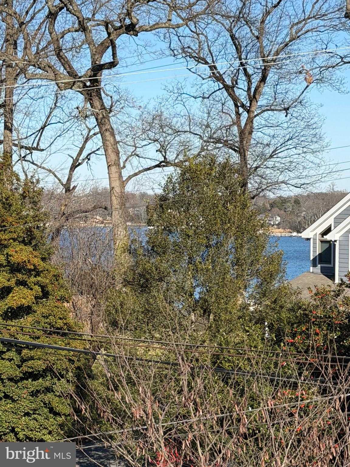 764 N Riverside Dr photo 35