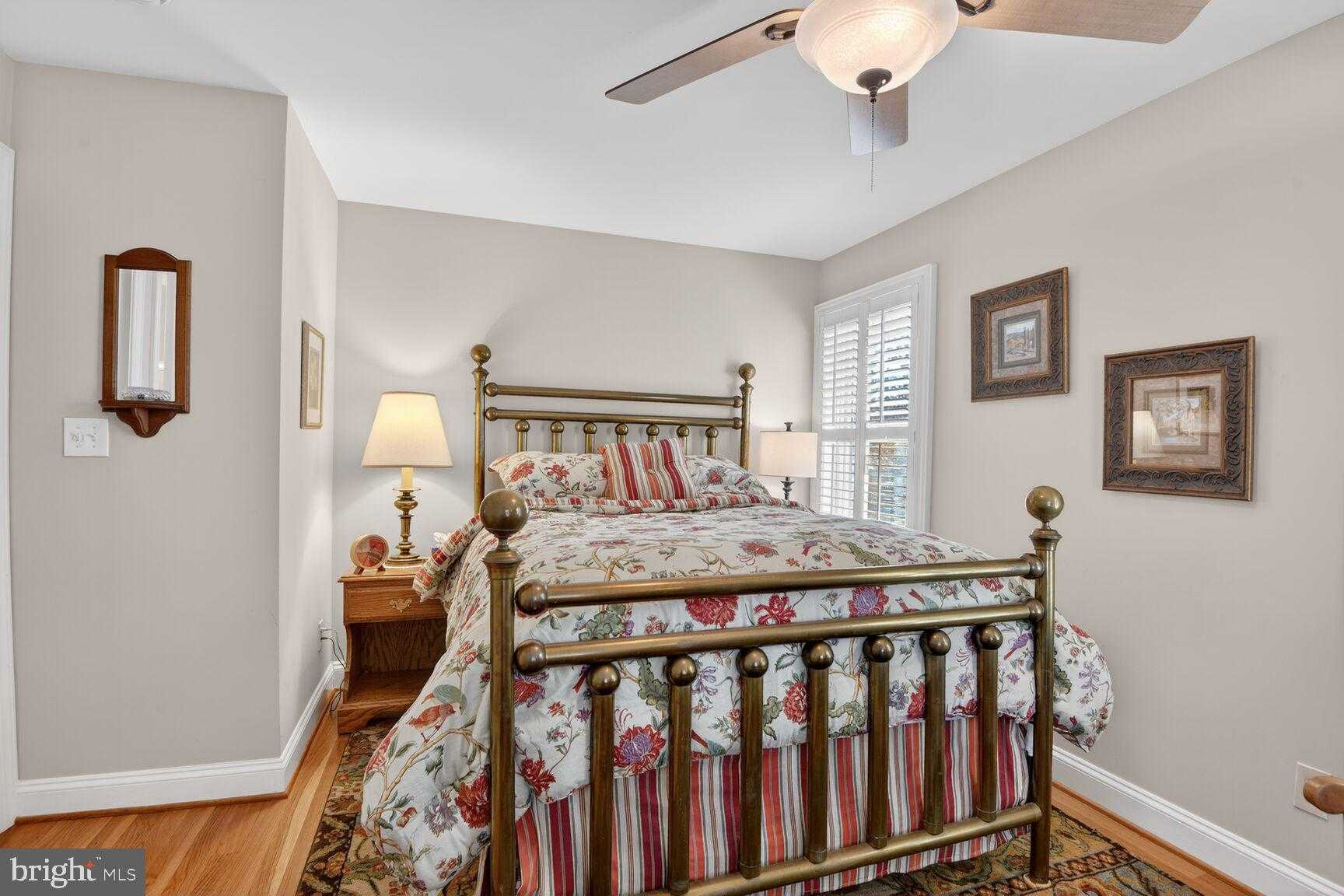 764 N Riverside Dr photo 39