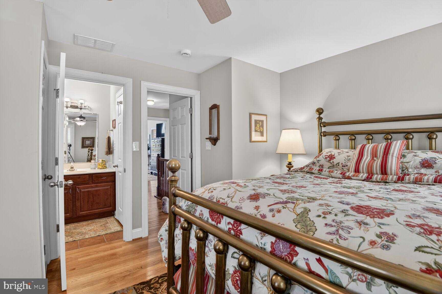 764 N Riverside Dr photo 40