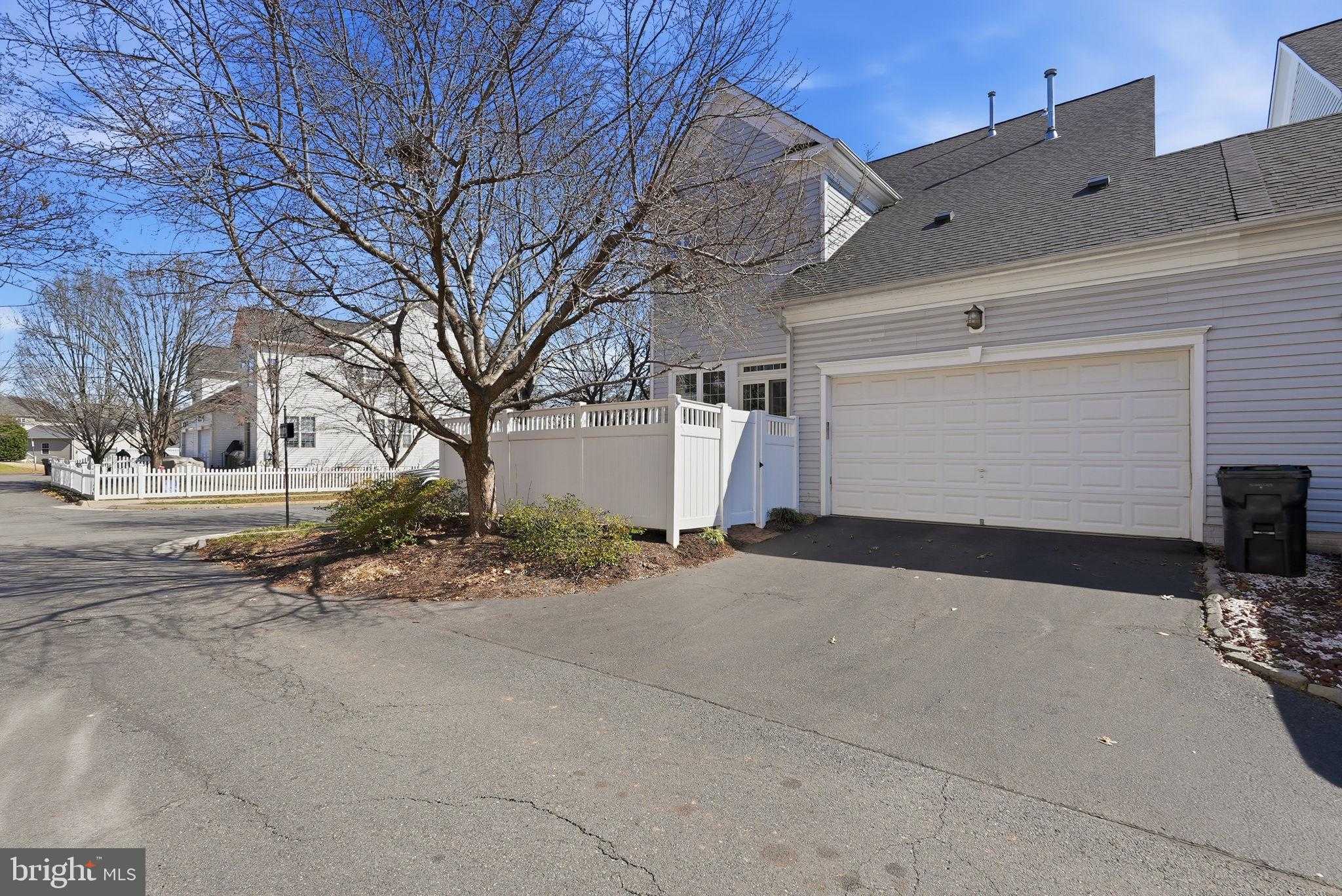 14272 Catbird Dr photo 2