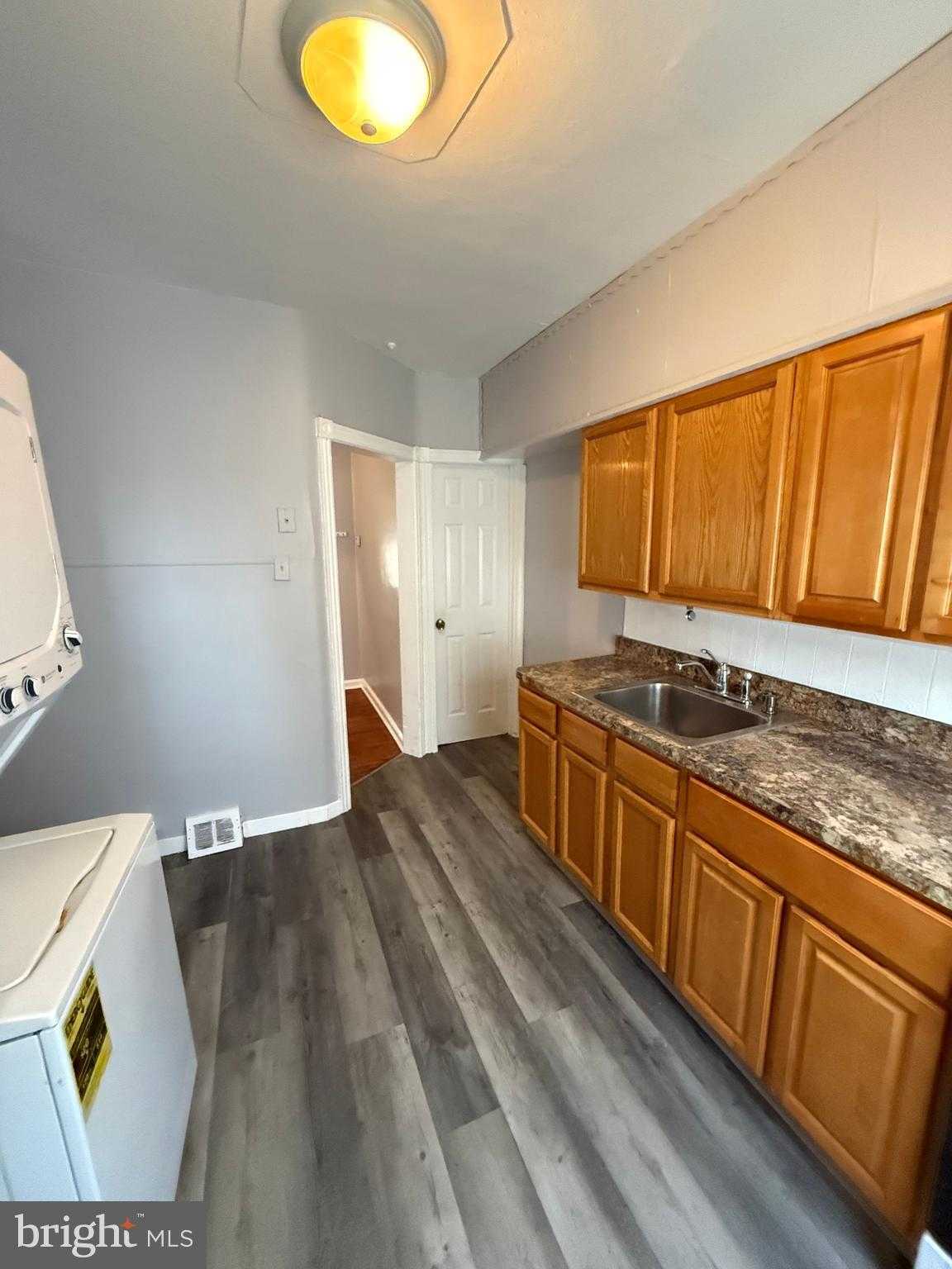 5753 N Beechwood St photo 14