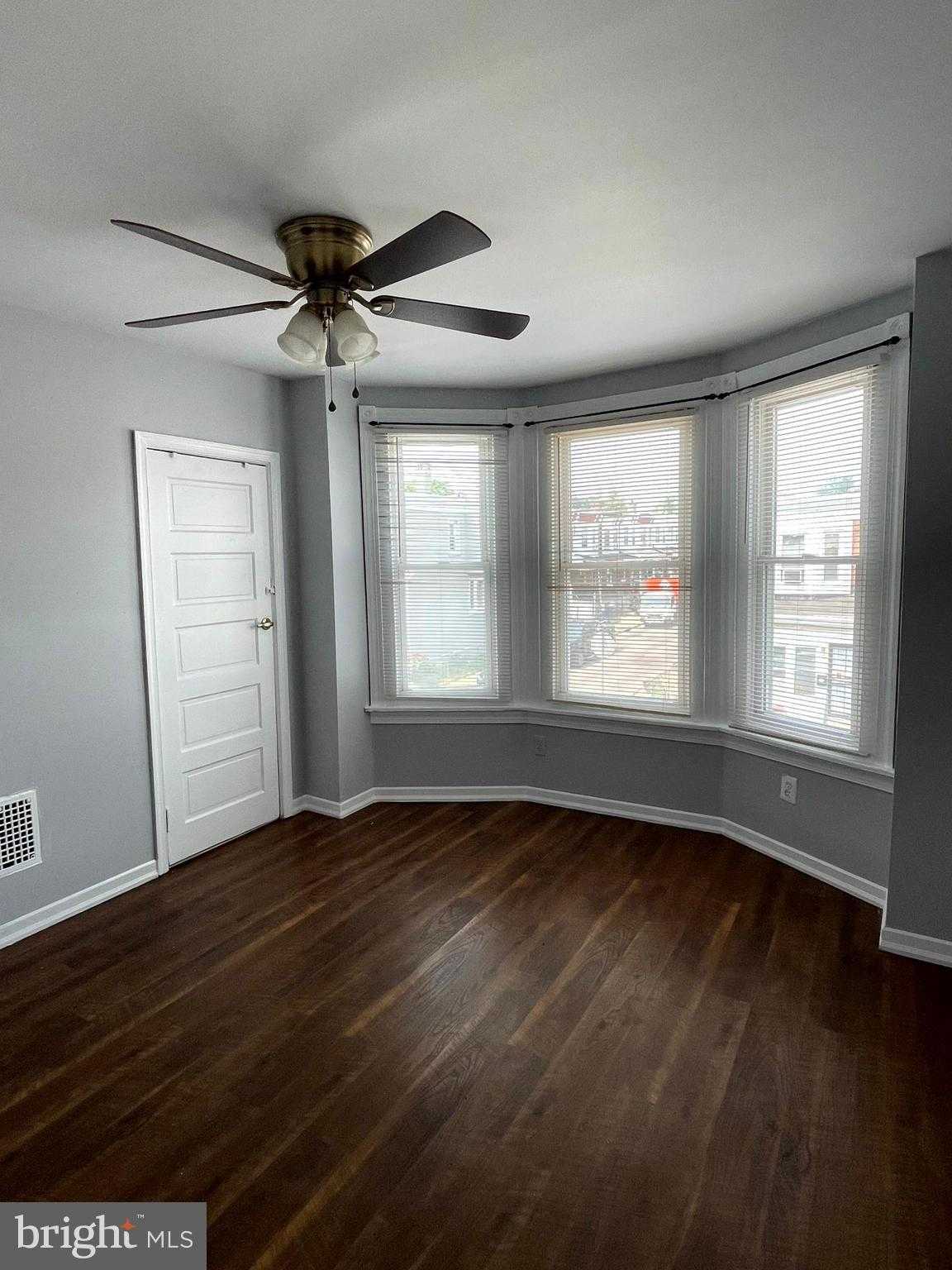 5753 N Beechwood St photo 16