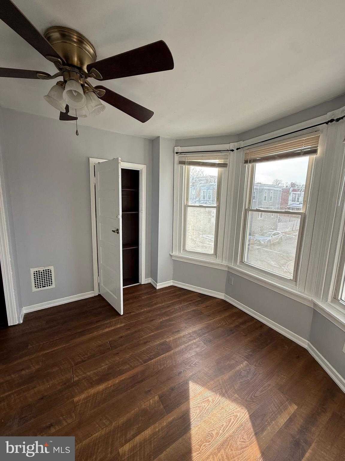 5753 N Beechwood St photo 25