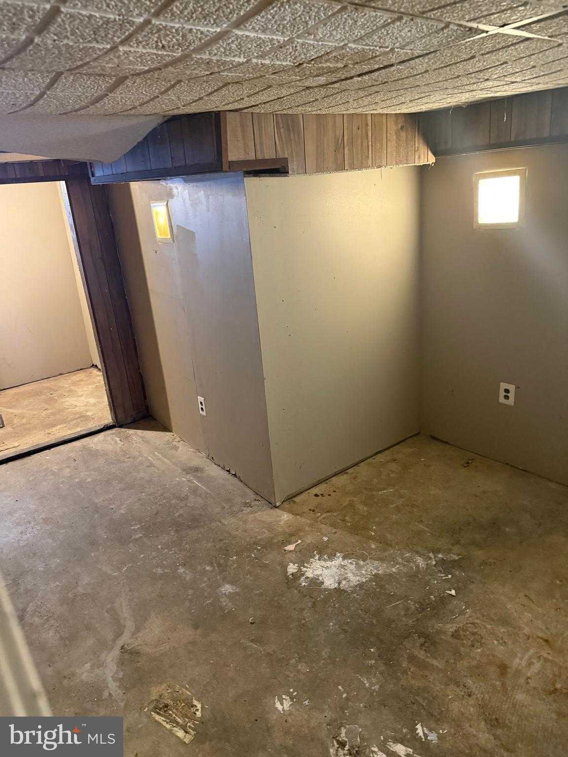 5753 N Beechwood St photo 31