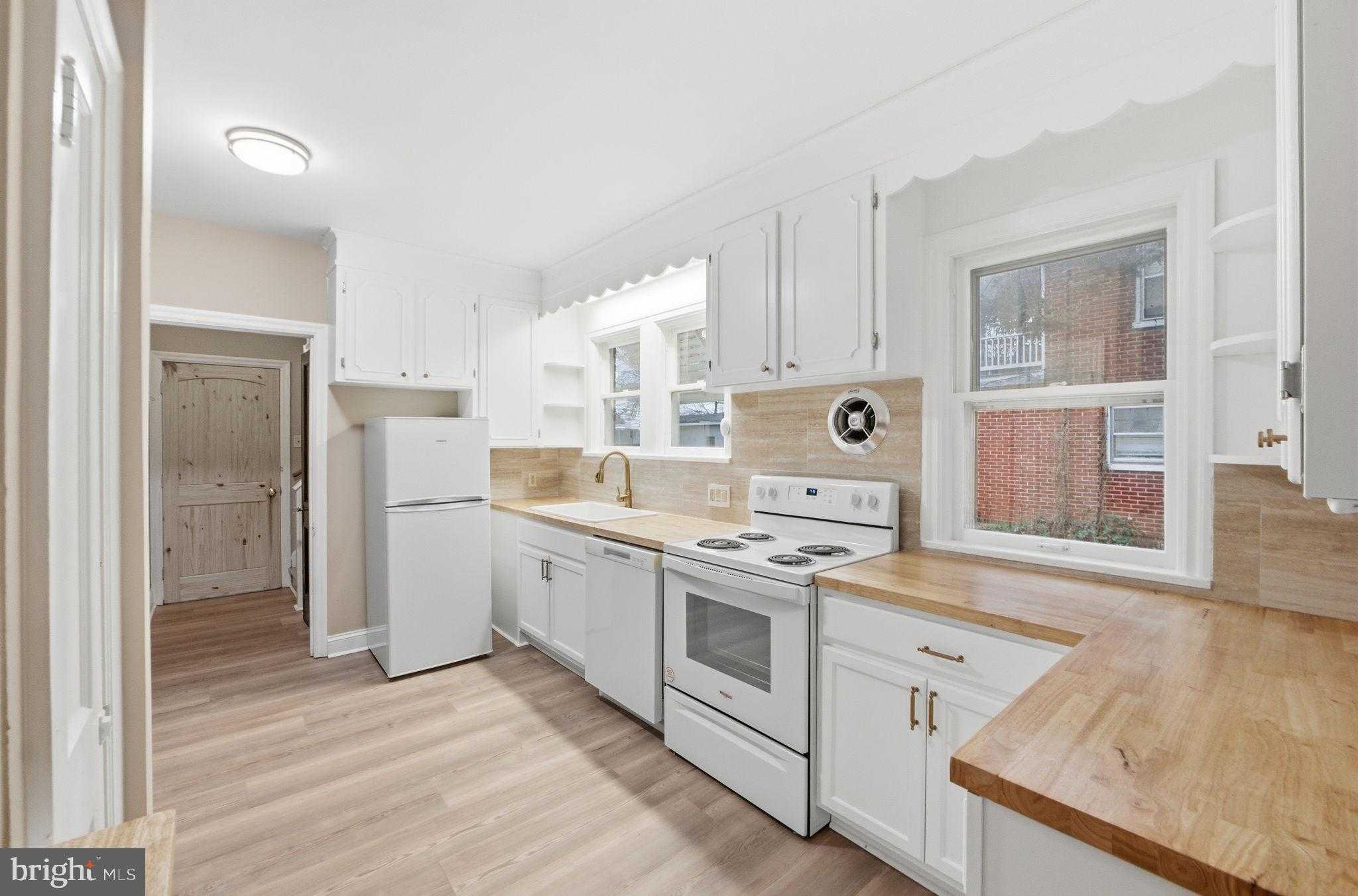 120 E Irvin Ave photo 14