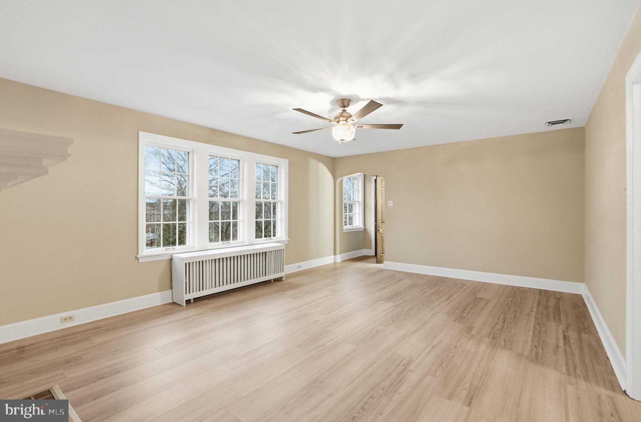 120 E Irvin Ave photo 29