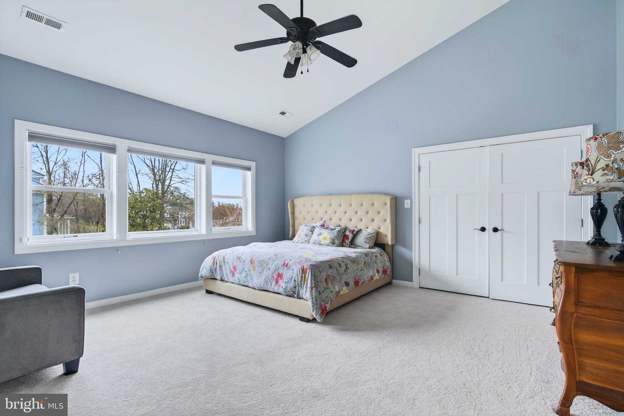 720 Park Ave photo 7