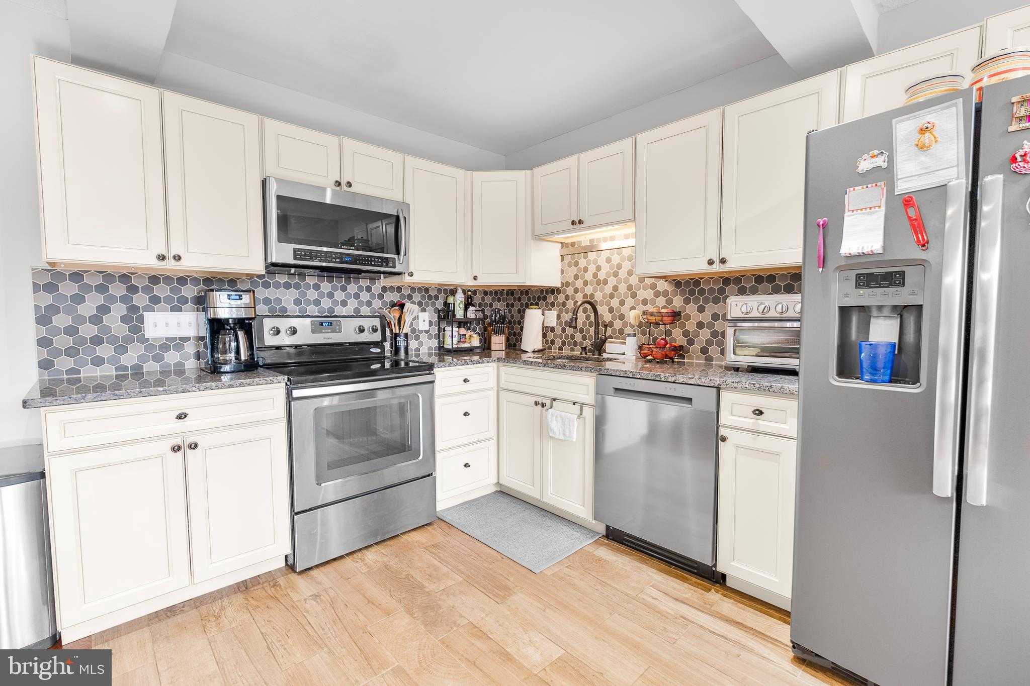 2216 Castle Rock Sq Apt 12c photo 2