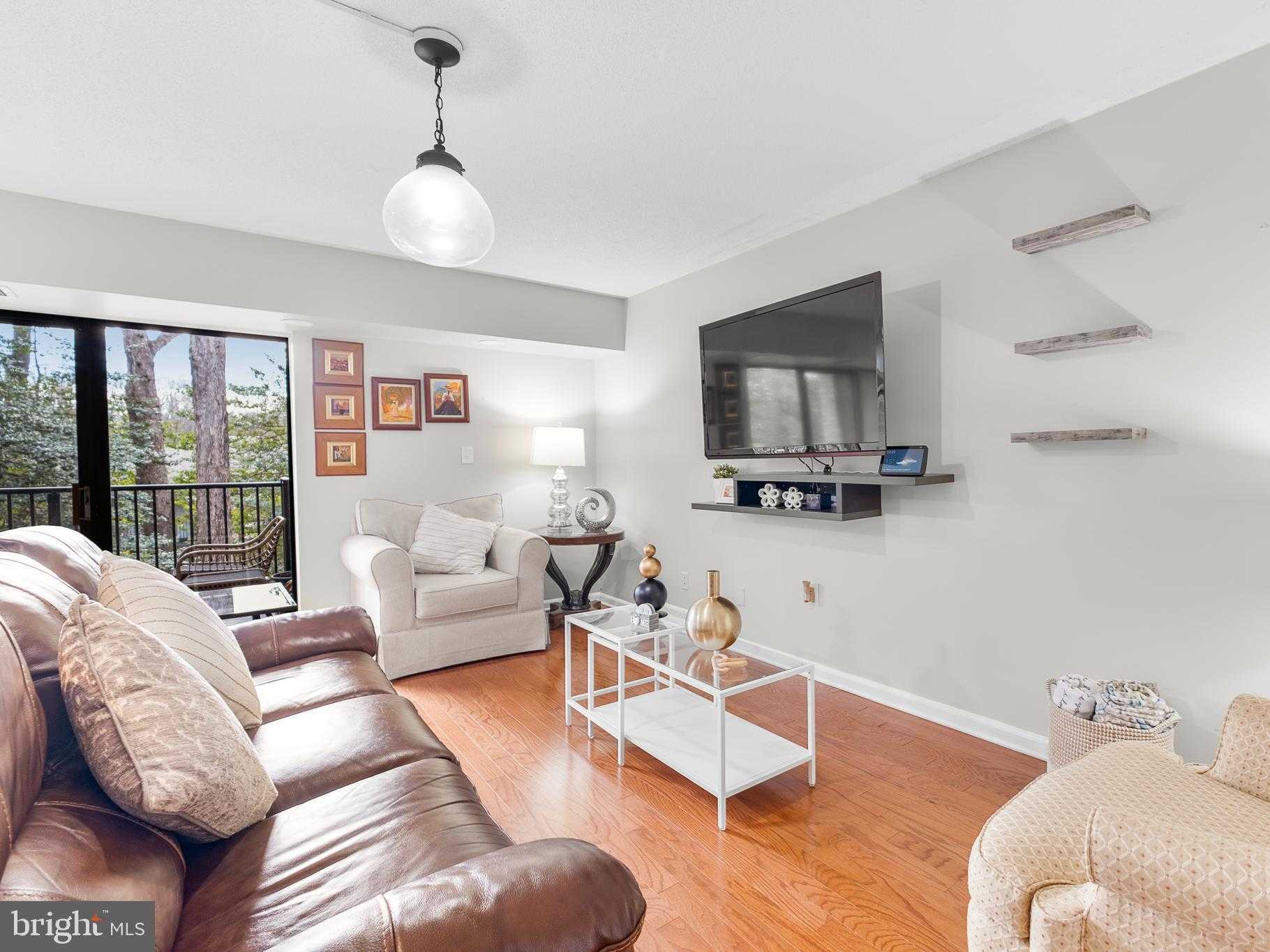 2216 Castle Rock Sq Apt 12c photo 4