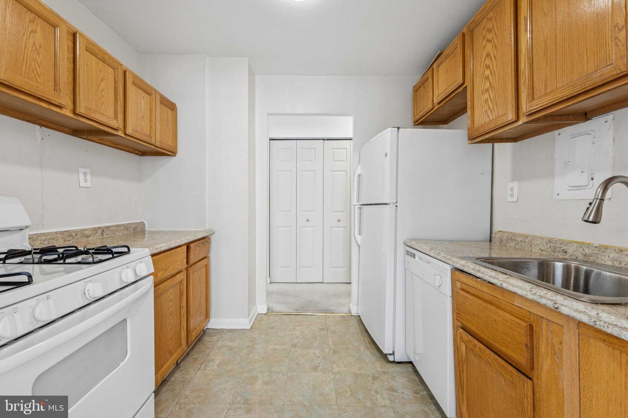 5565 Columbia Pike Apt 412 photo 14