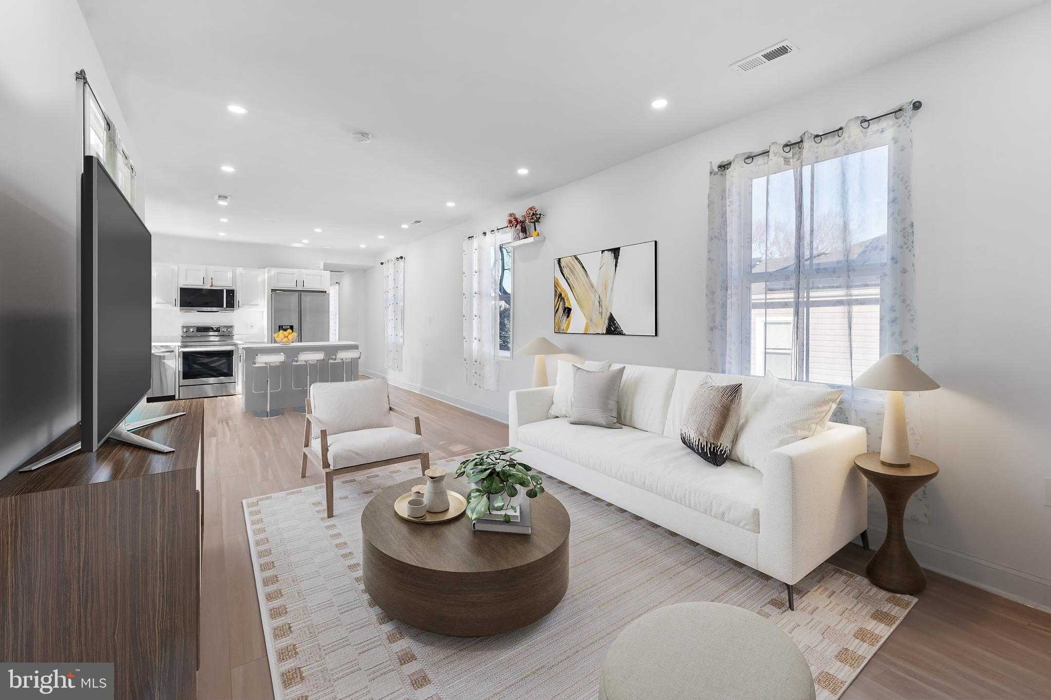 708 62nd Ave photo 2