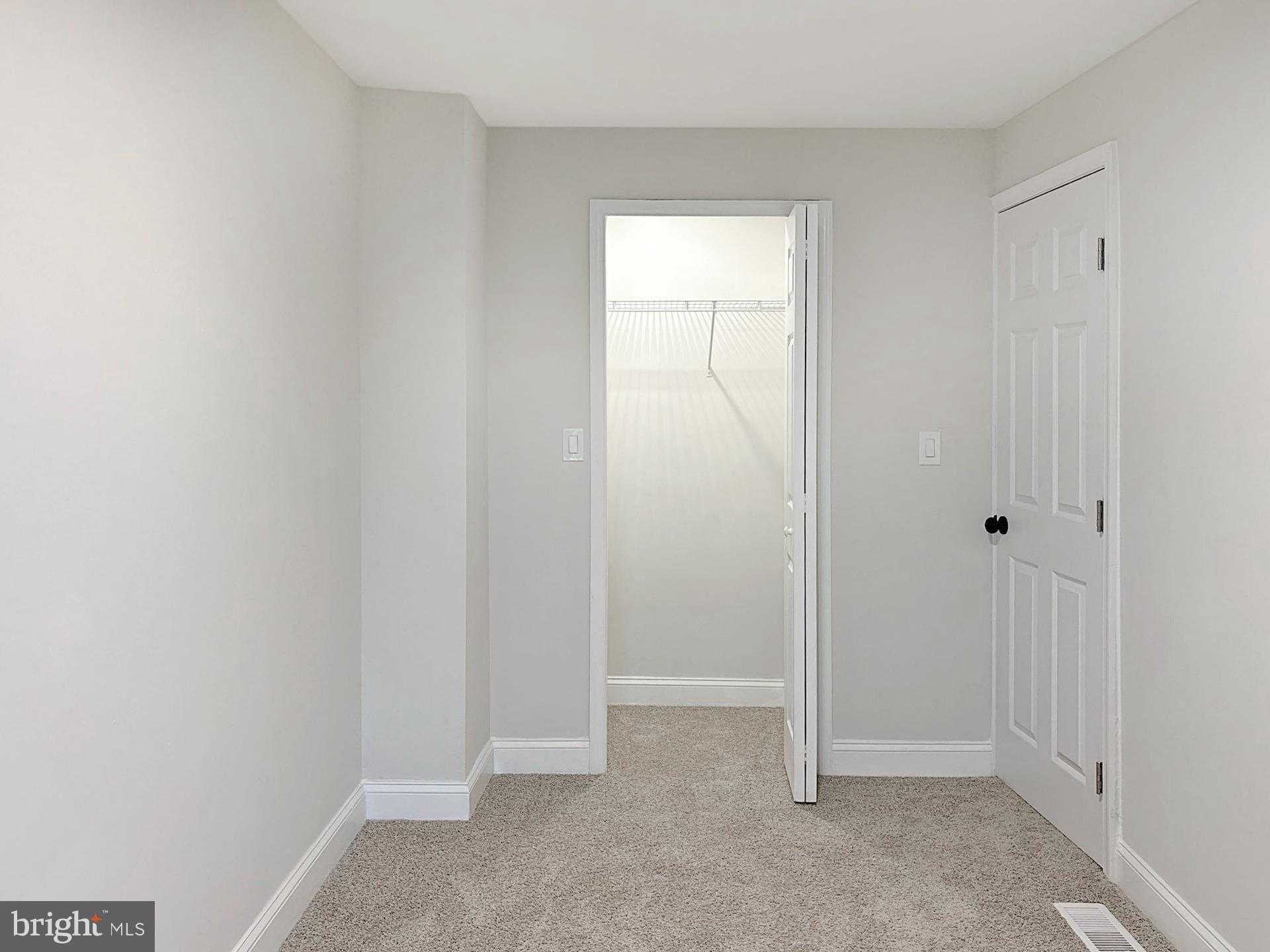 2636 E Monument St photo 19