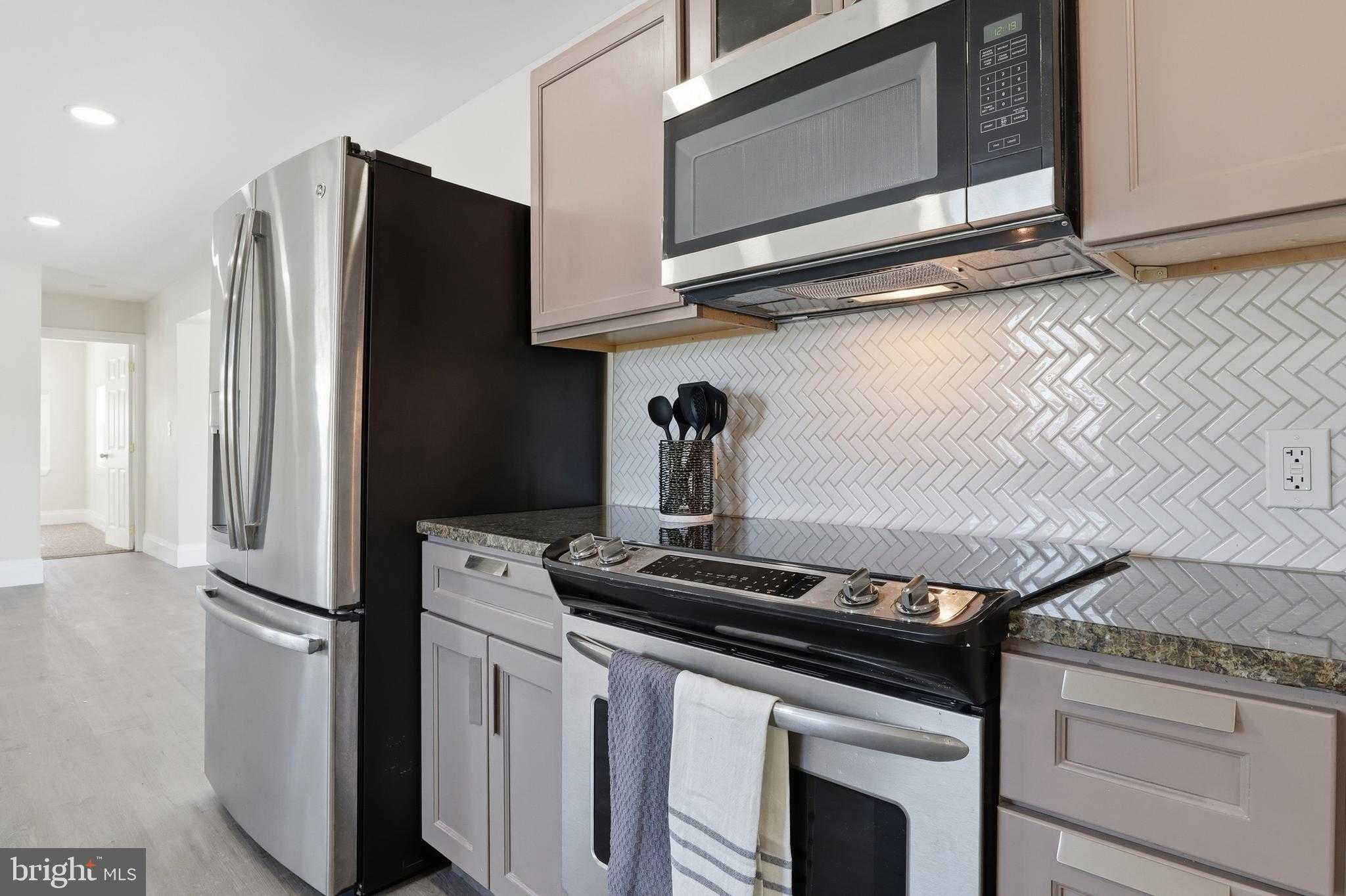 10 Caravan CT photo 12