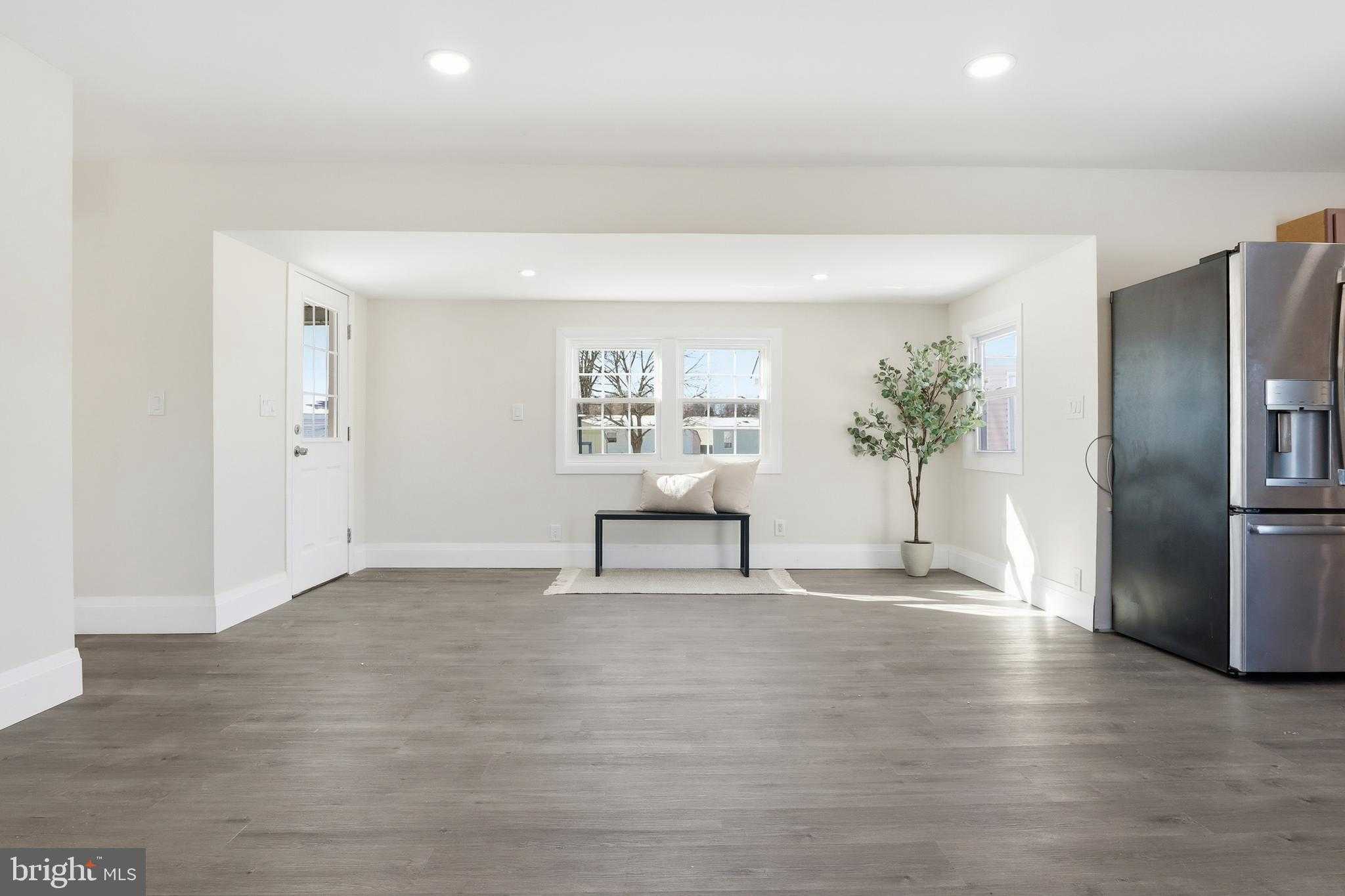 10 Caravan CT photo 4