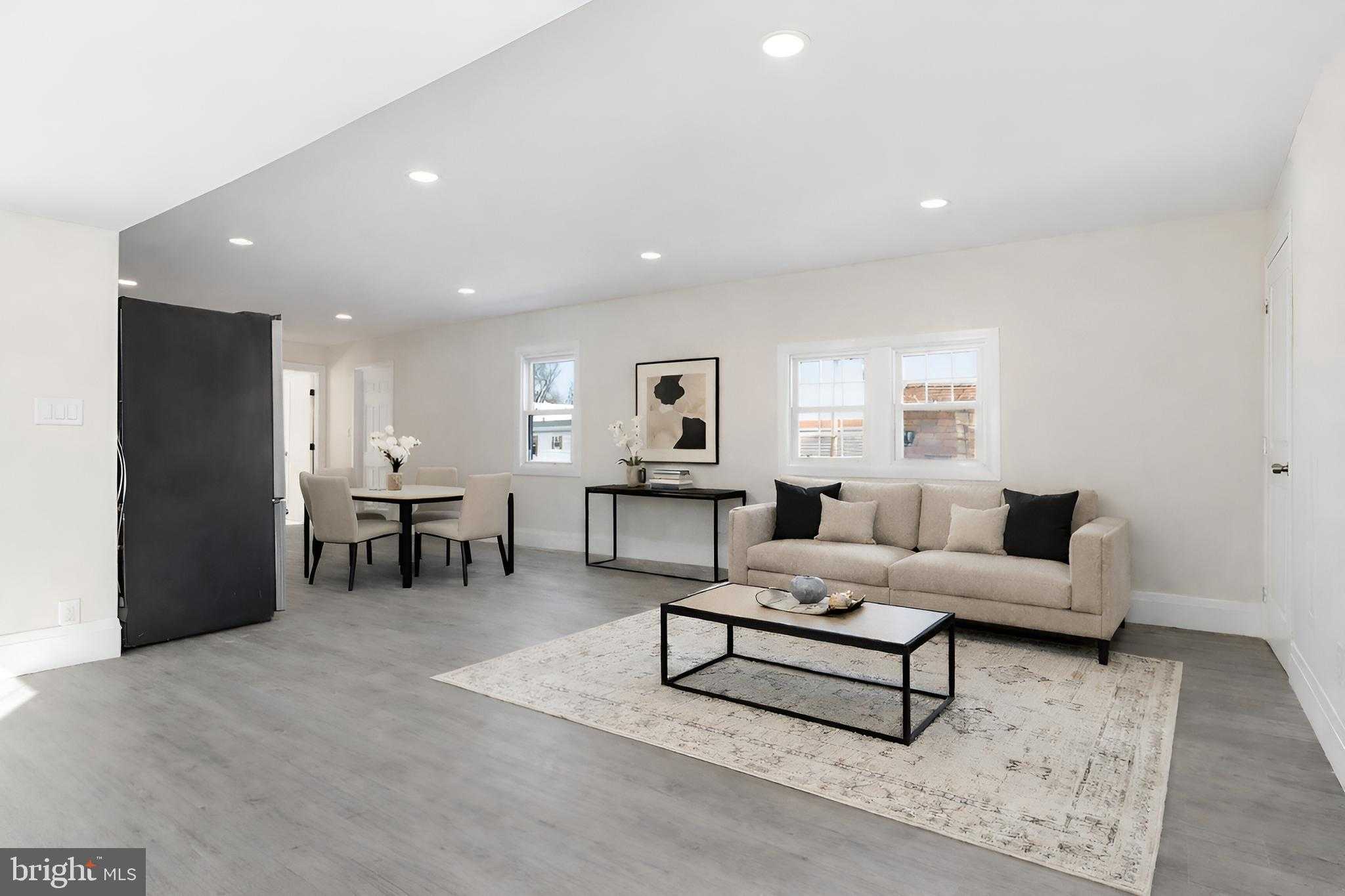 10 Caravan CT photo 5