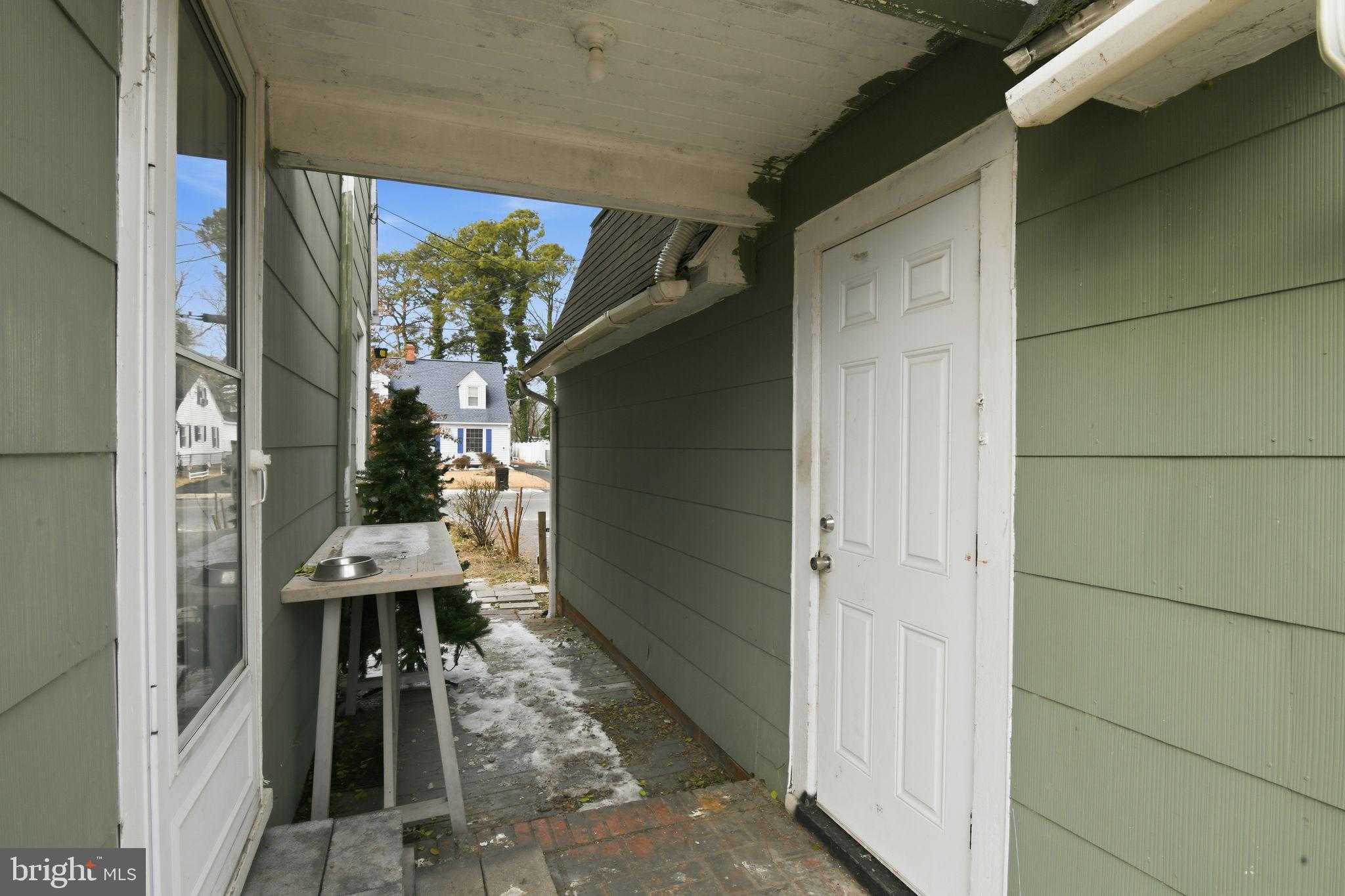 113 Priscilla St photo 32