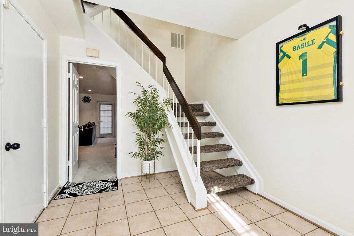 8030 Ashford Blvd photo 2