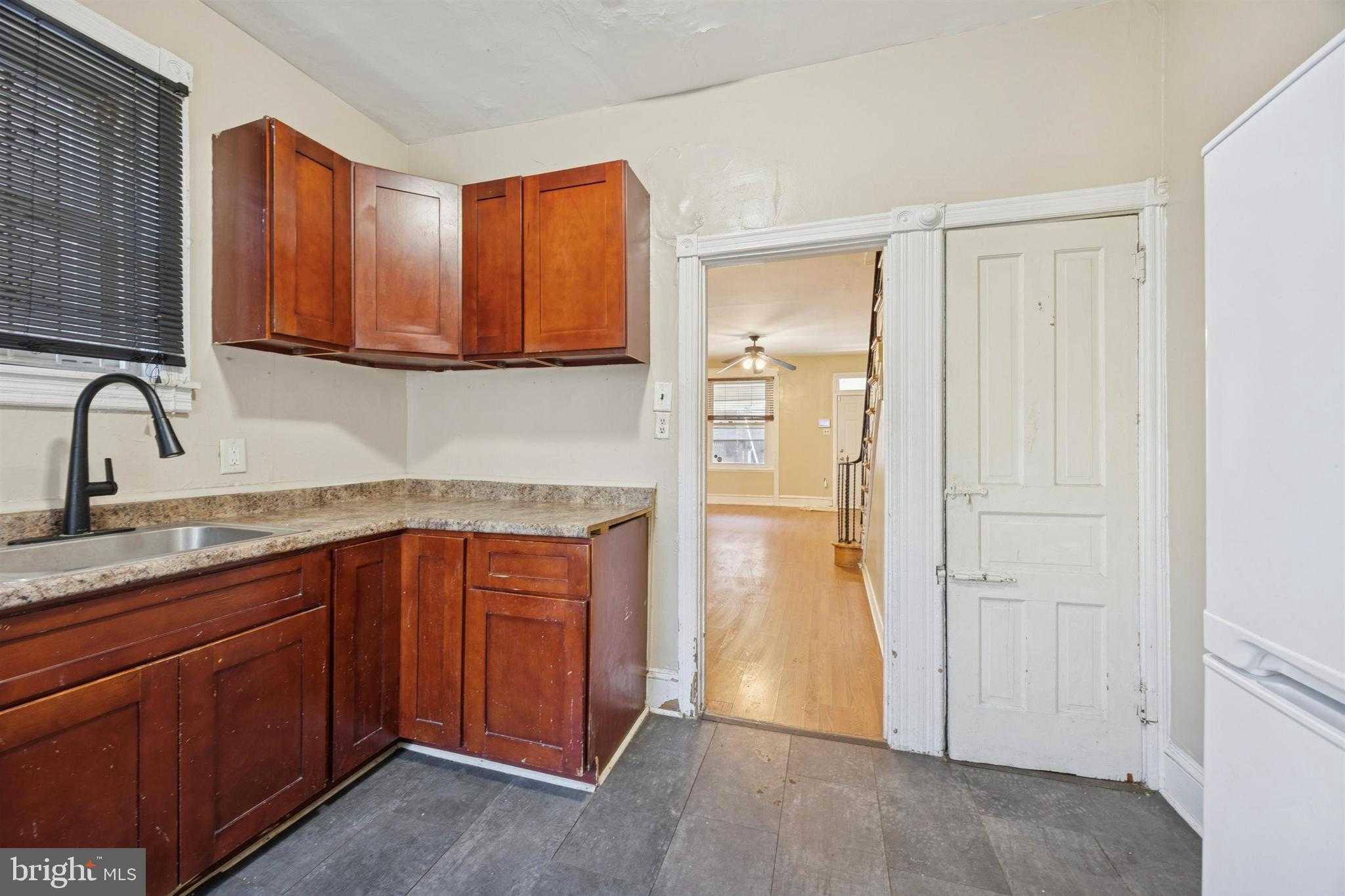 62 N Lindenwood St photo 9