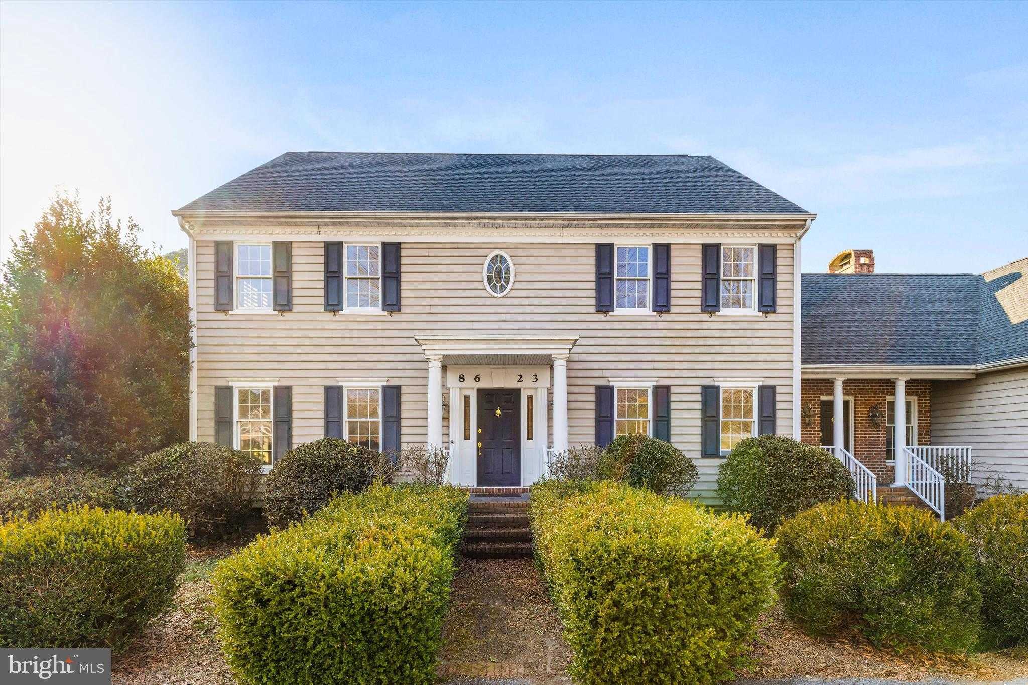 8623 Saddlecreek Dr photo 3