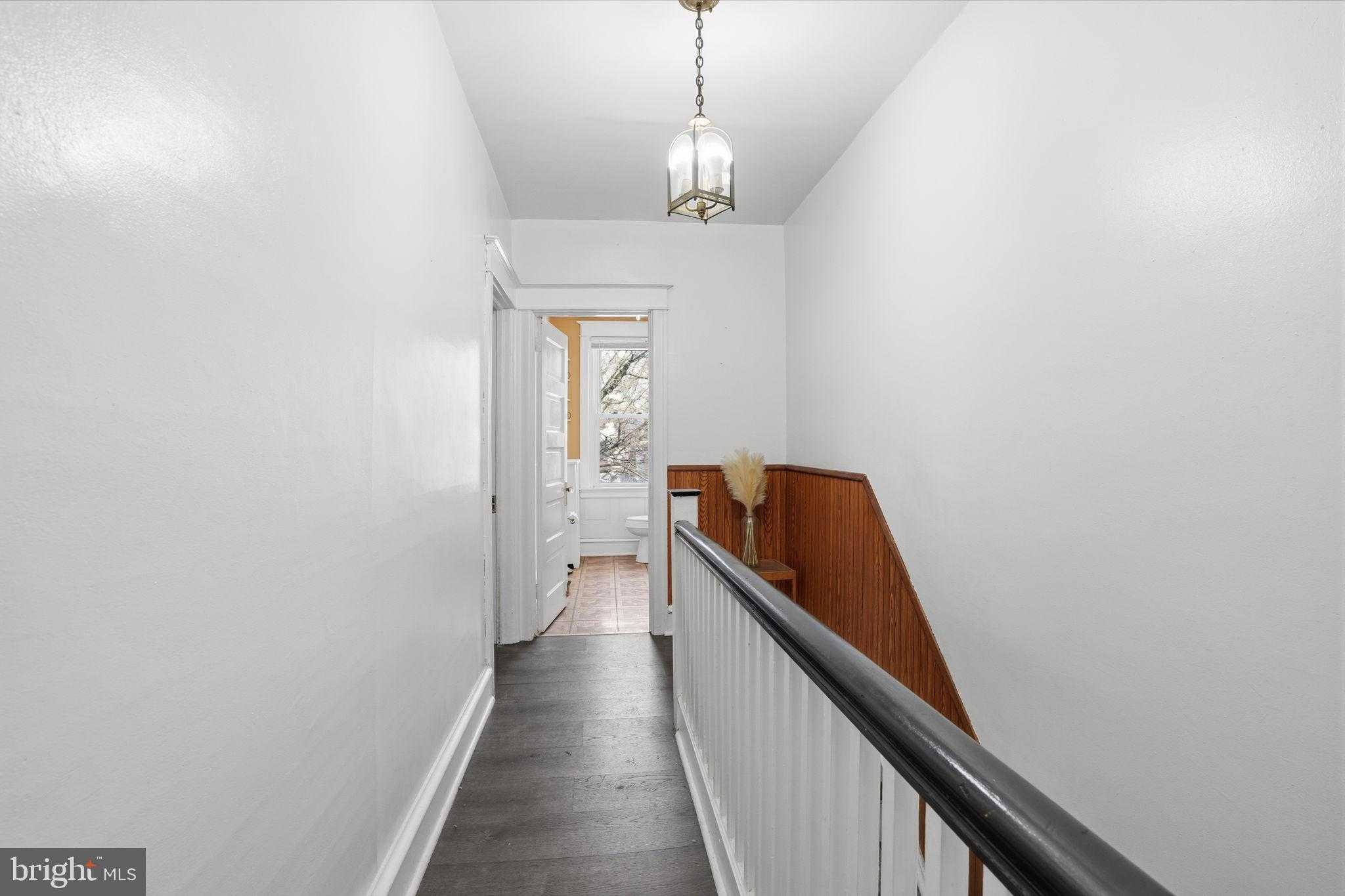 951 Wakeling St photo 18