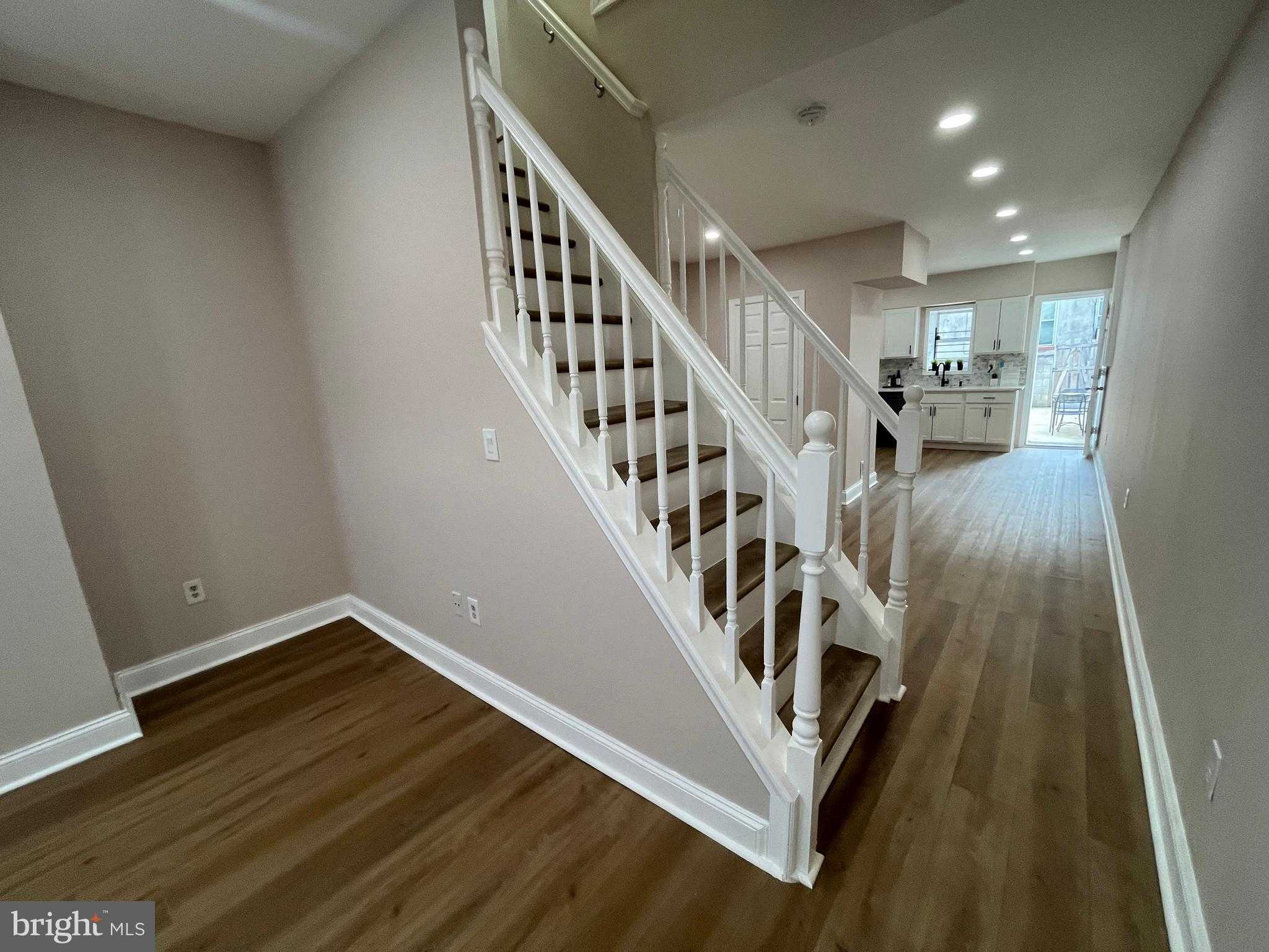 2317 E Fayette St photo 10