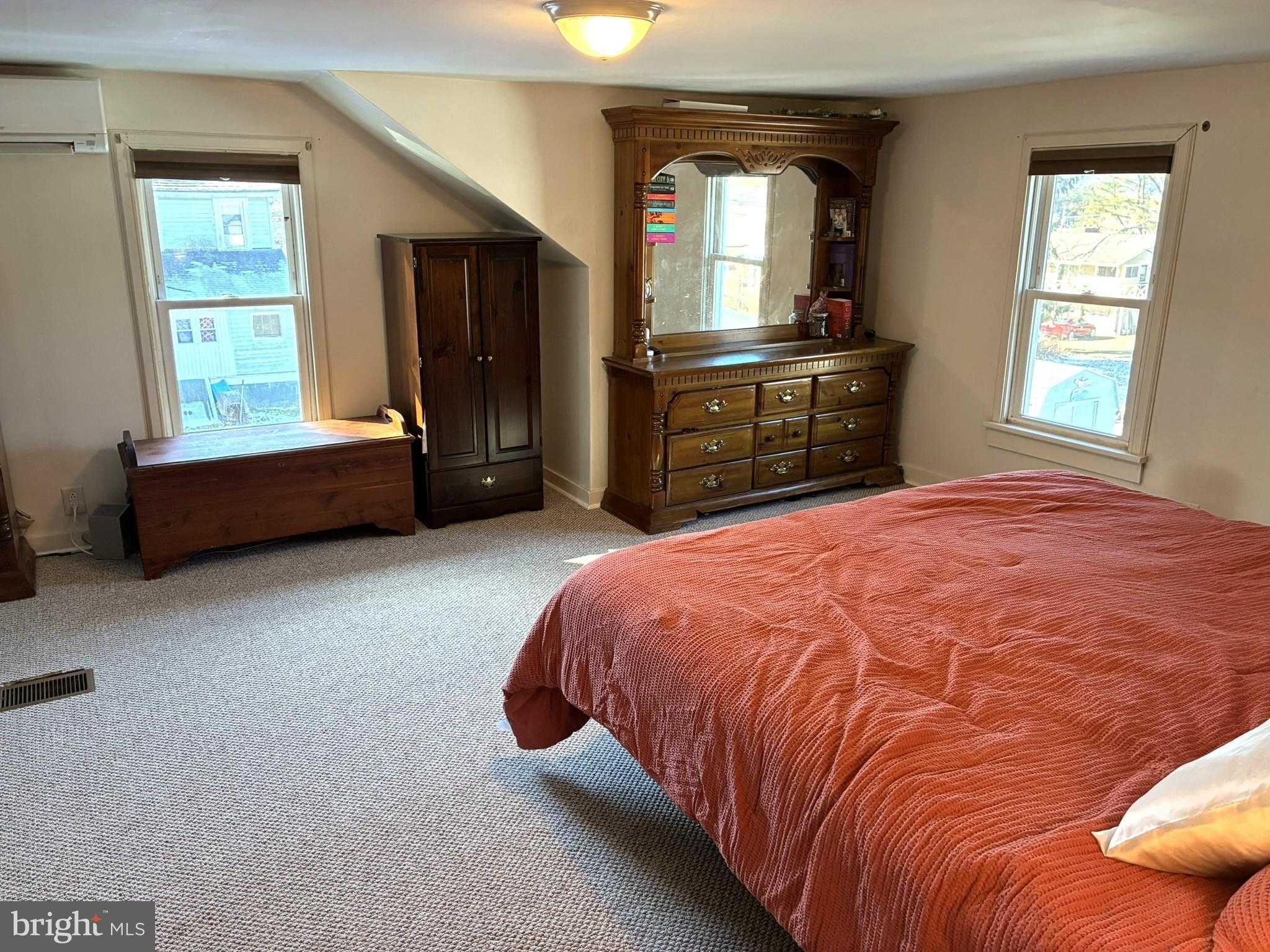 421 James St photo 22