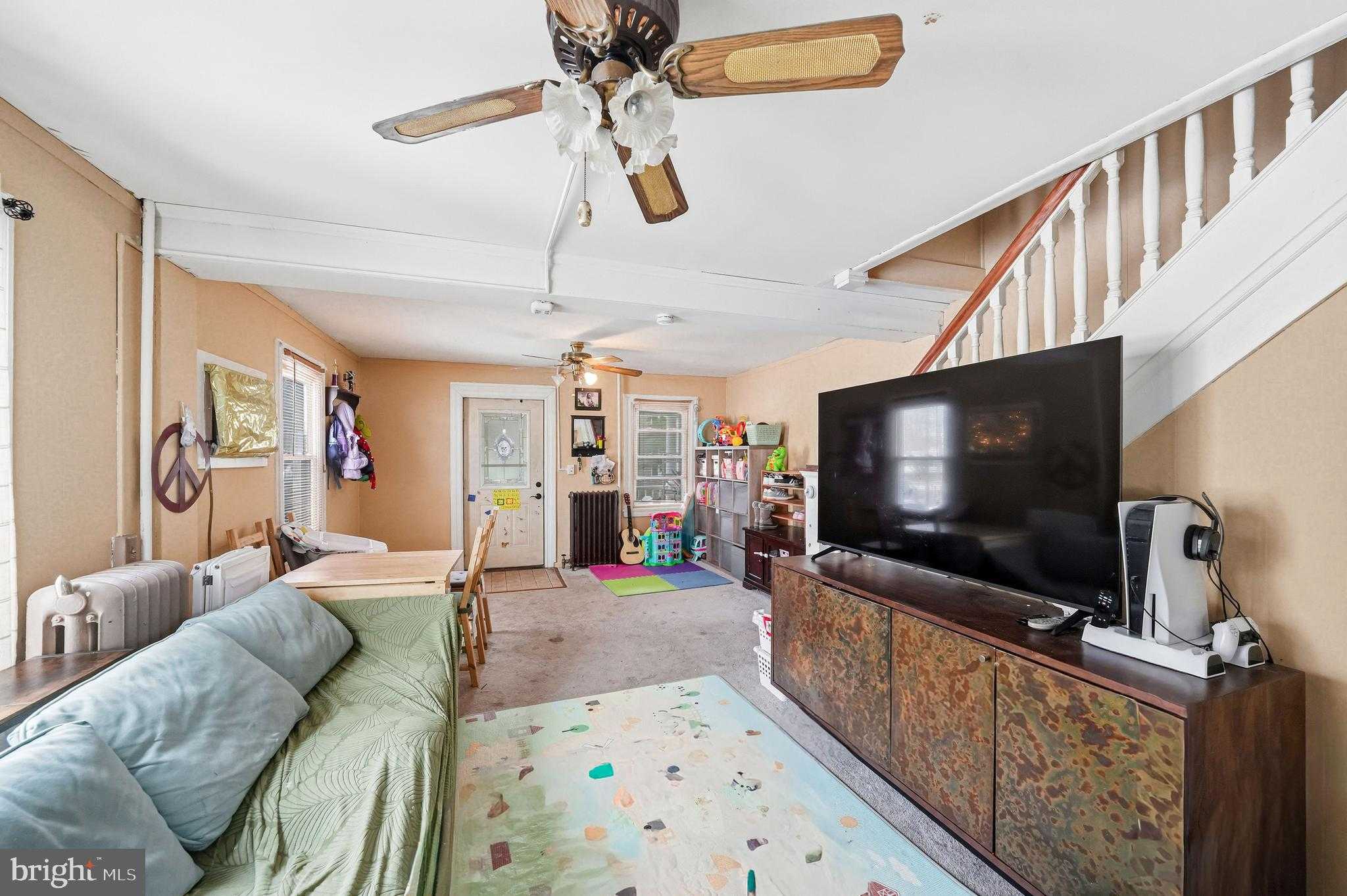 876 Williams Ave photo 6