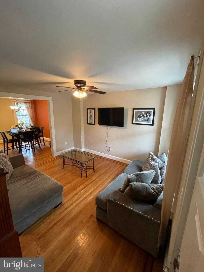 2806 Lake Ave photo 3