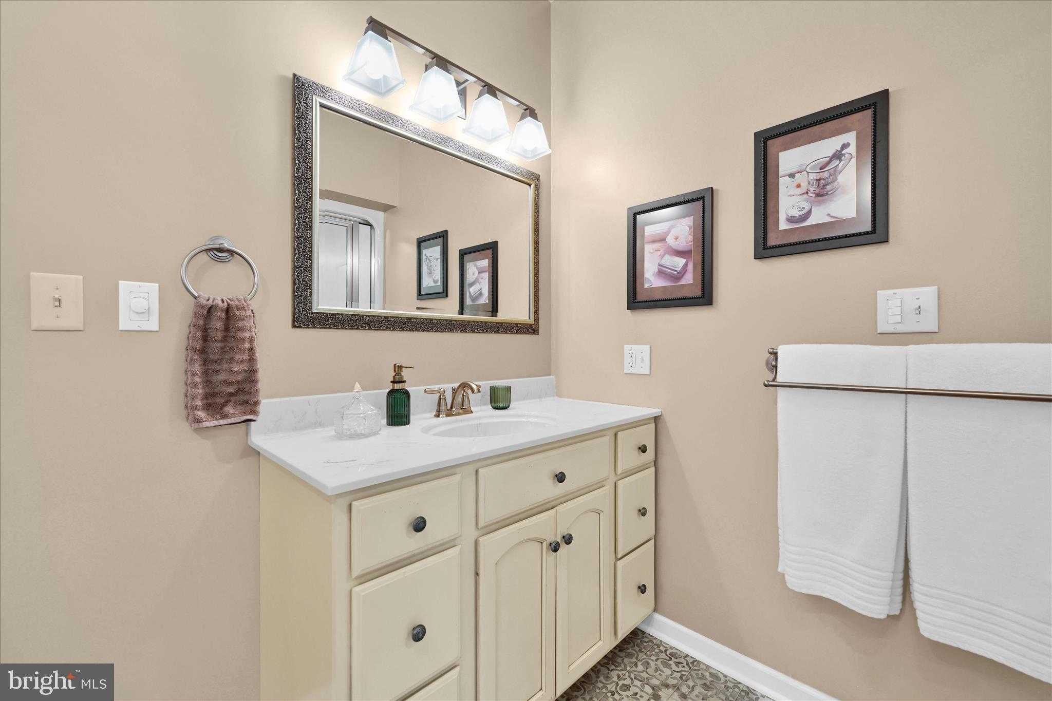 1000 Glenwood Ln photo 35