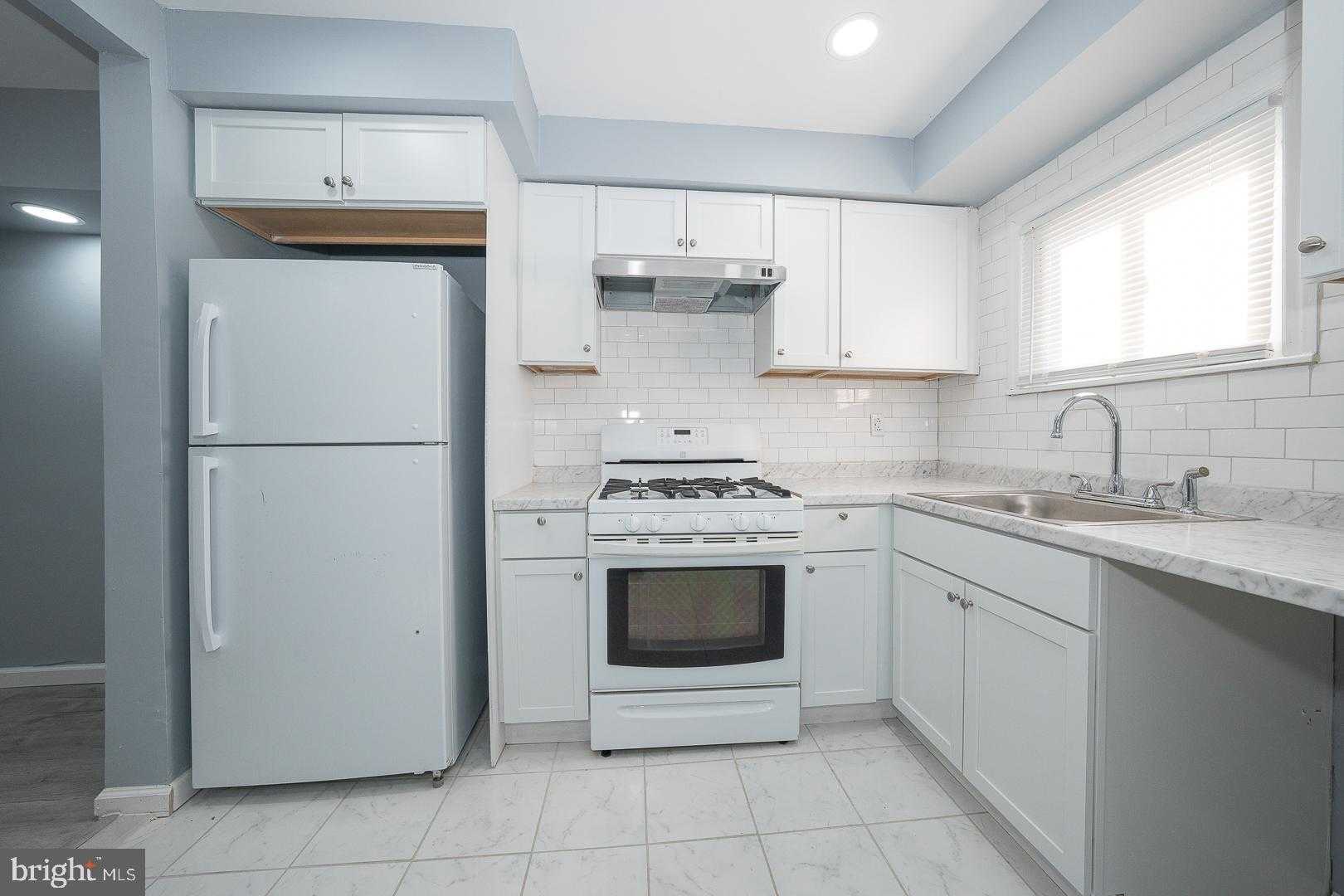 7218 Radbourne Rd photo 14