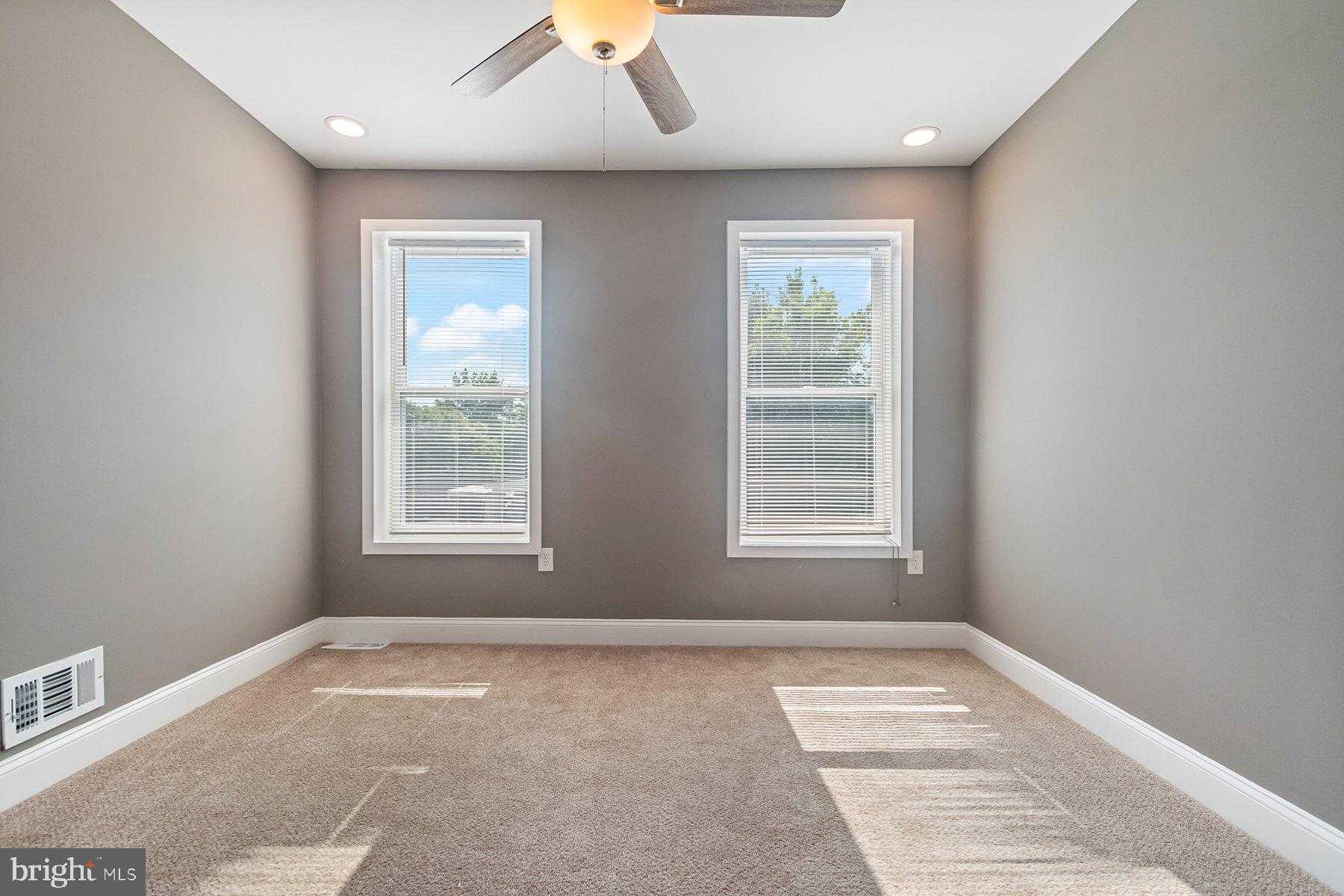 1955 N Collington Ave photo 23