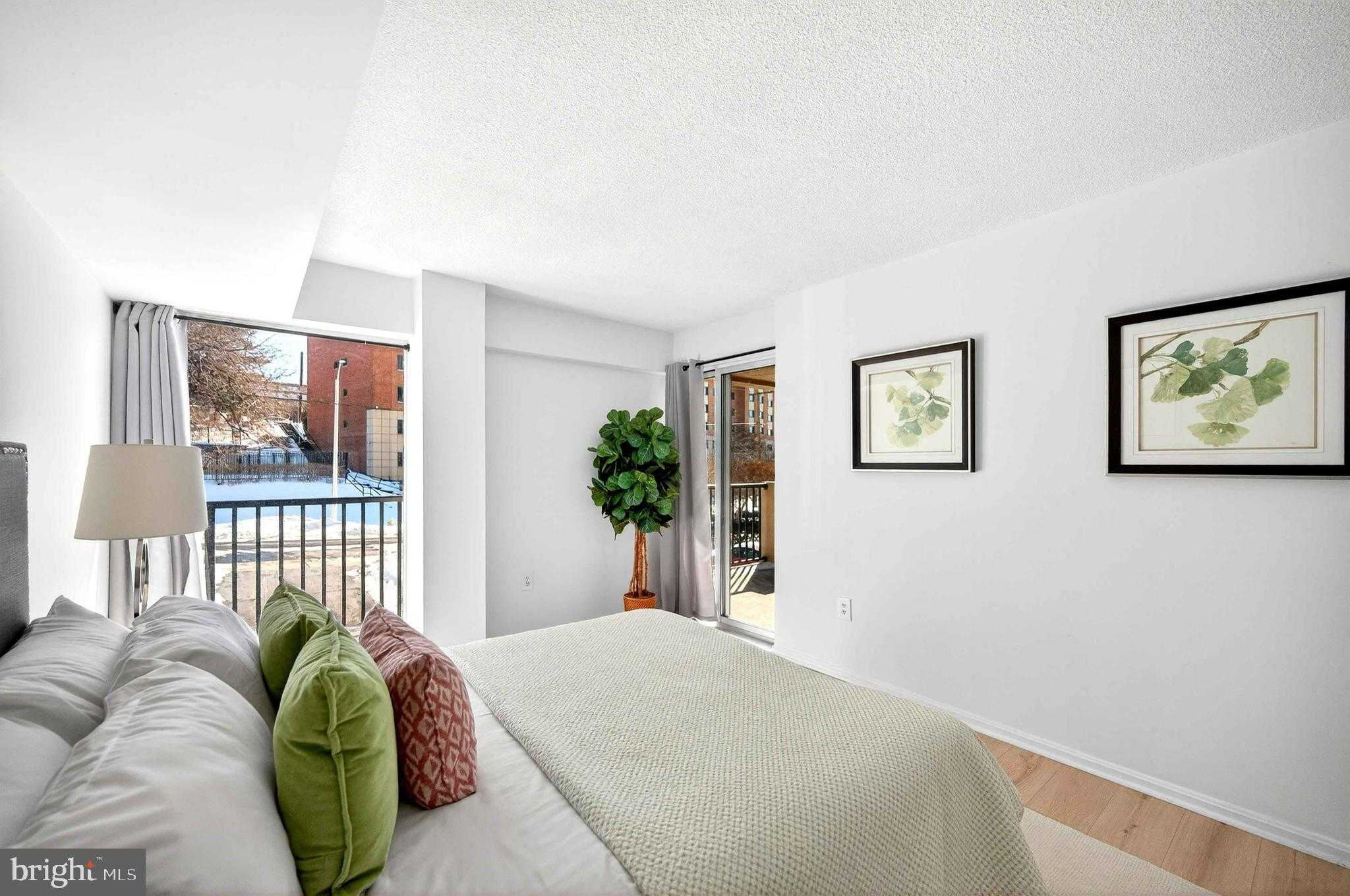 1300 Army Navy Dr Apt 117 photo 29