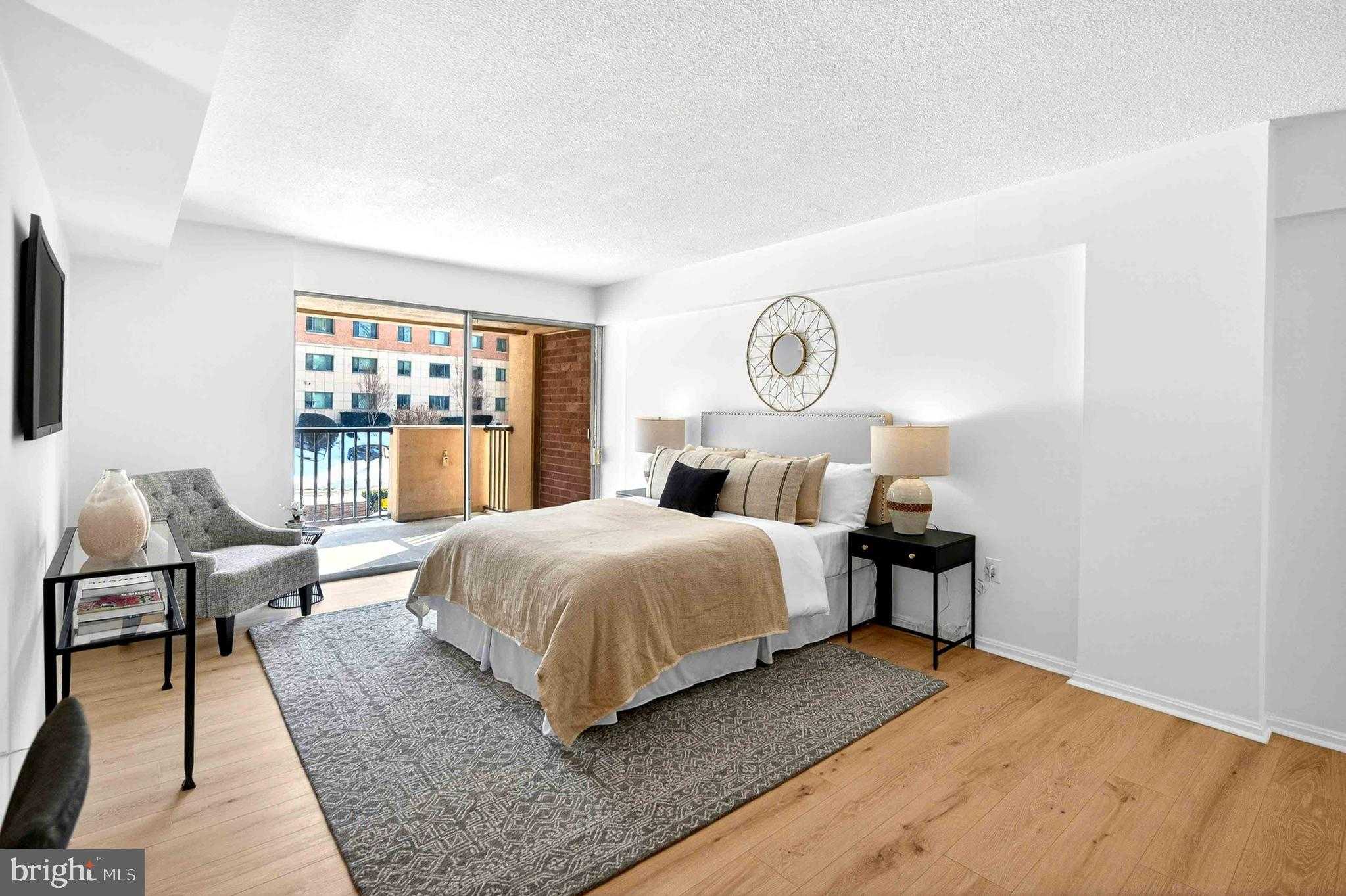 1300 Army Navy Dr Apt 117 photo 31