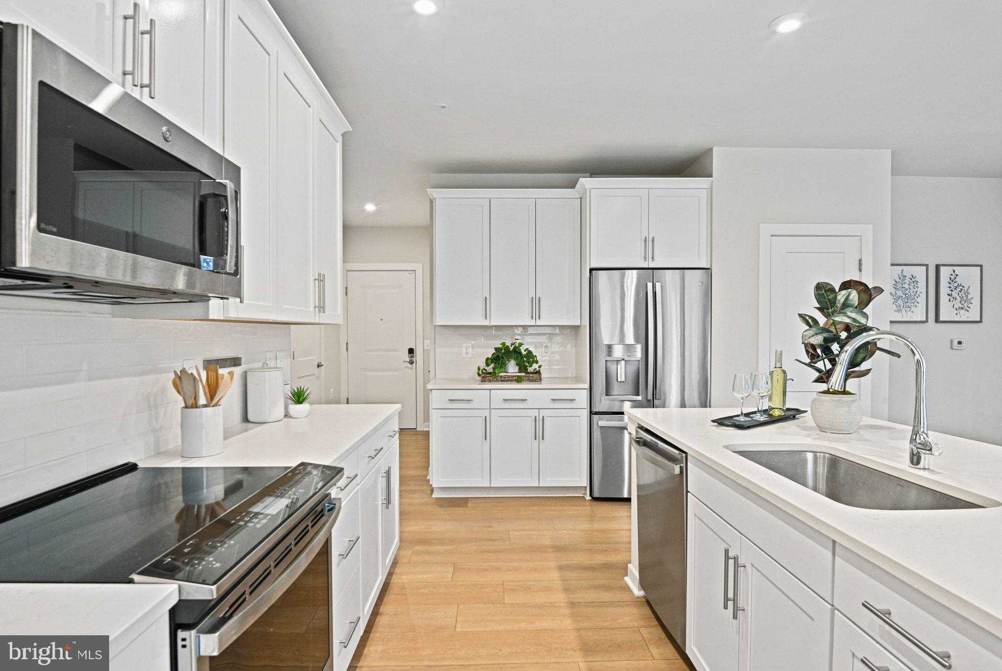 1669 Bandit Loop Unit 109a photo 6