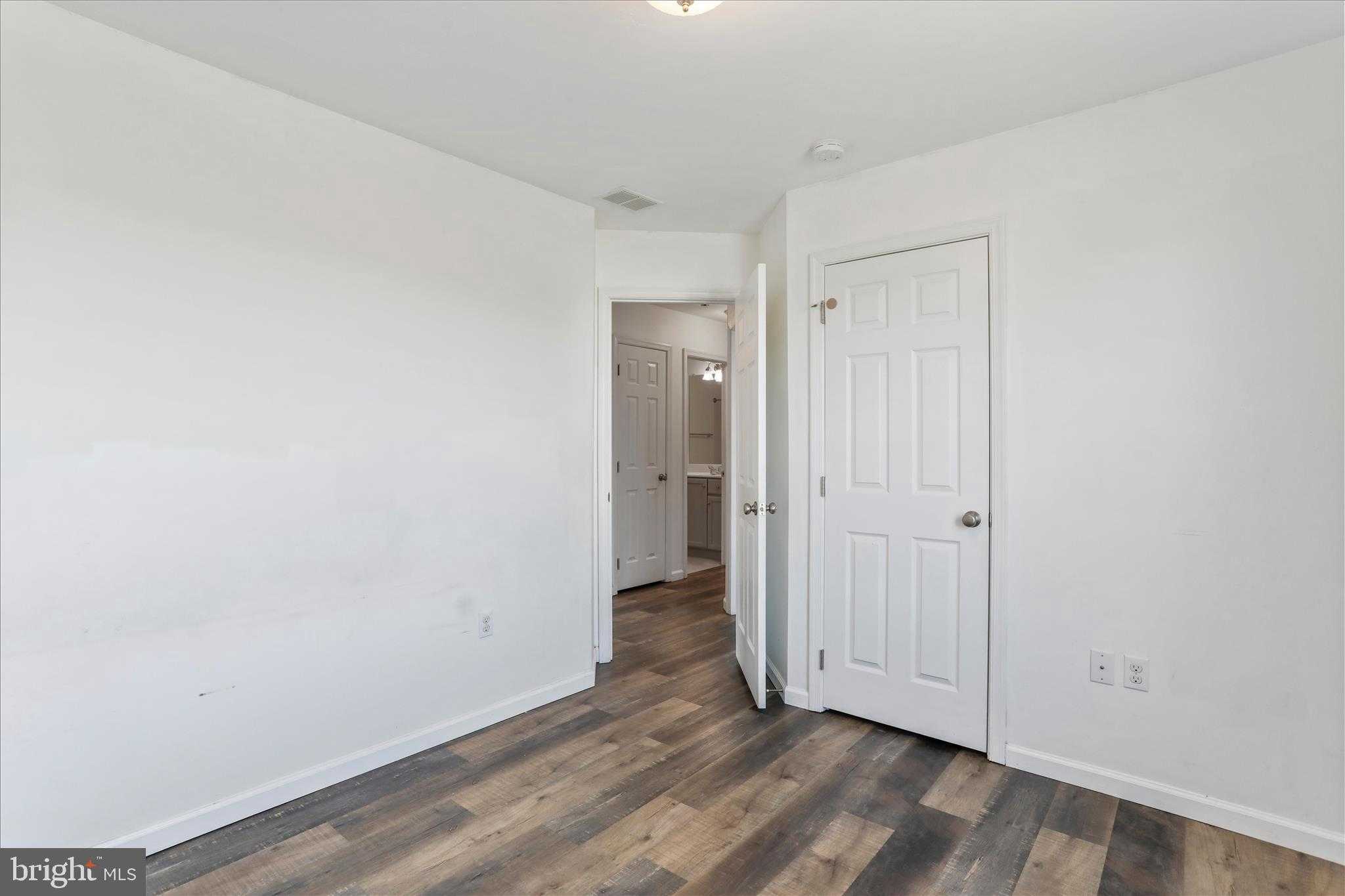 82 Bishop Ave photo 19