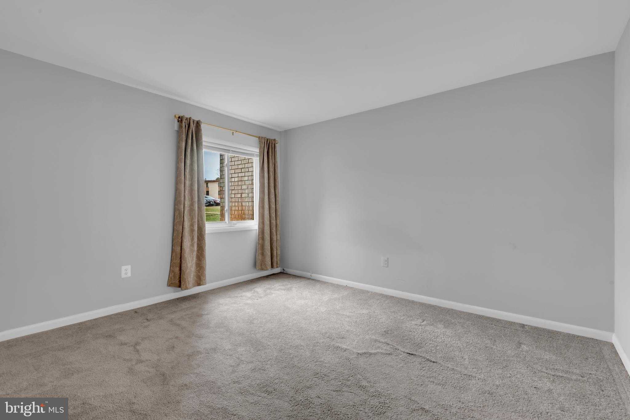 6916 Hanover Pkwy Apt 100 photo 17