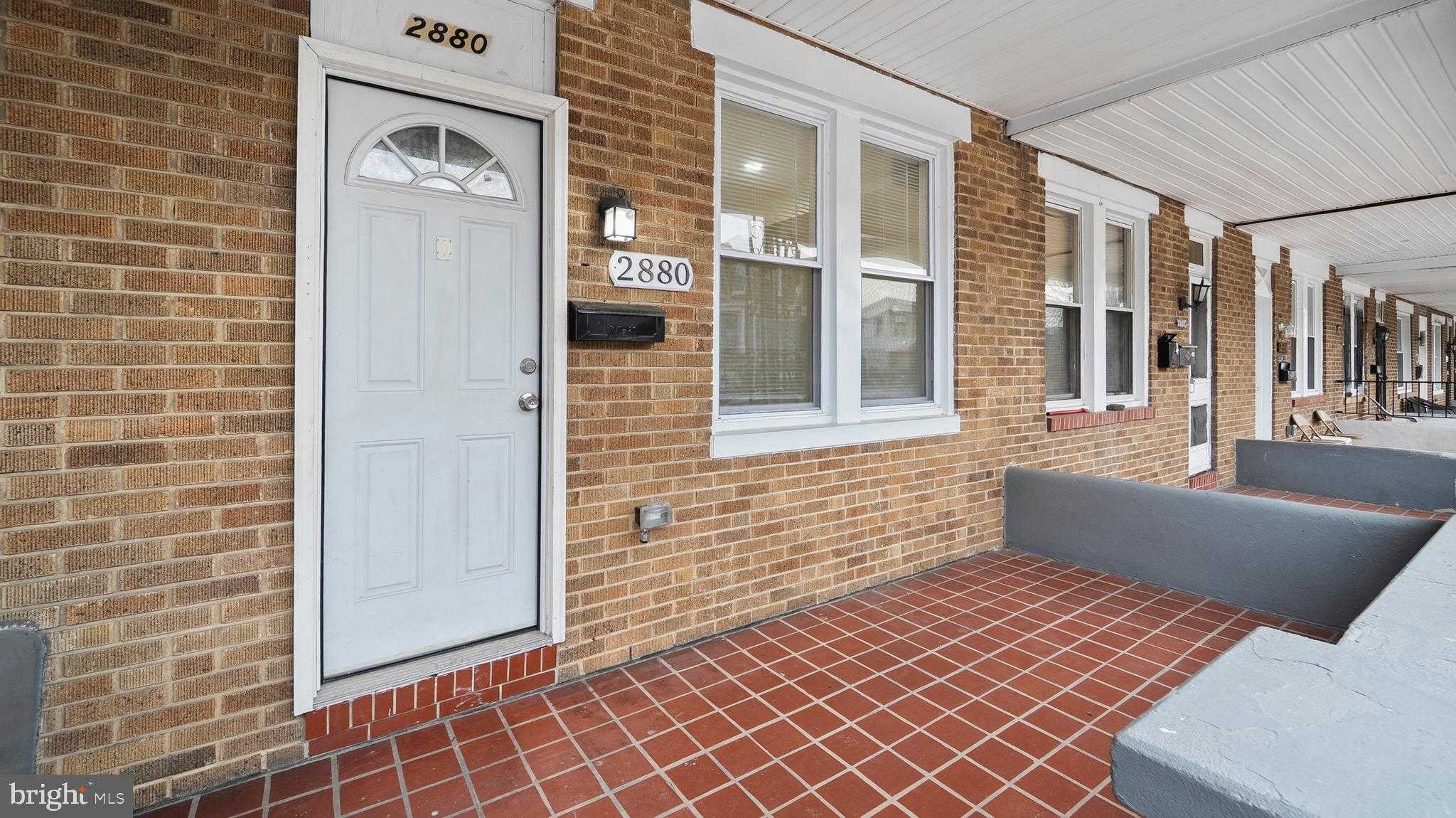 2880 Pelham Ave photo 5