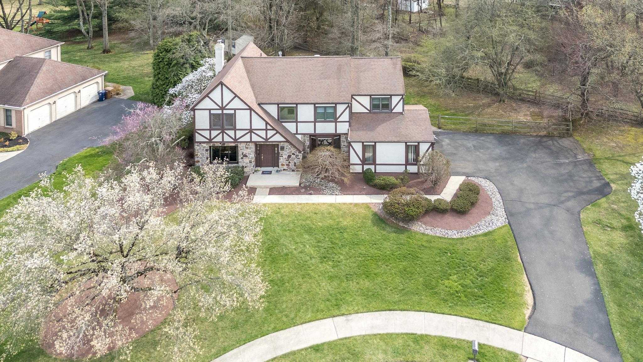 6 Chase Cir, Fort Washington