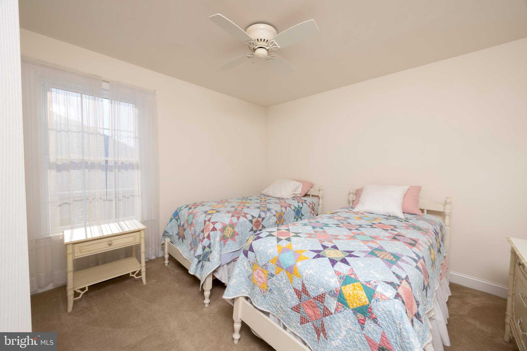 138 Silvertail Ln photo 17