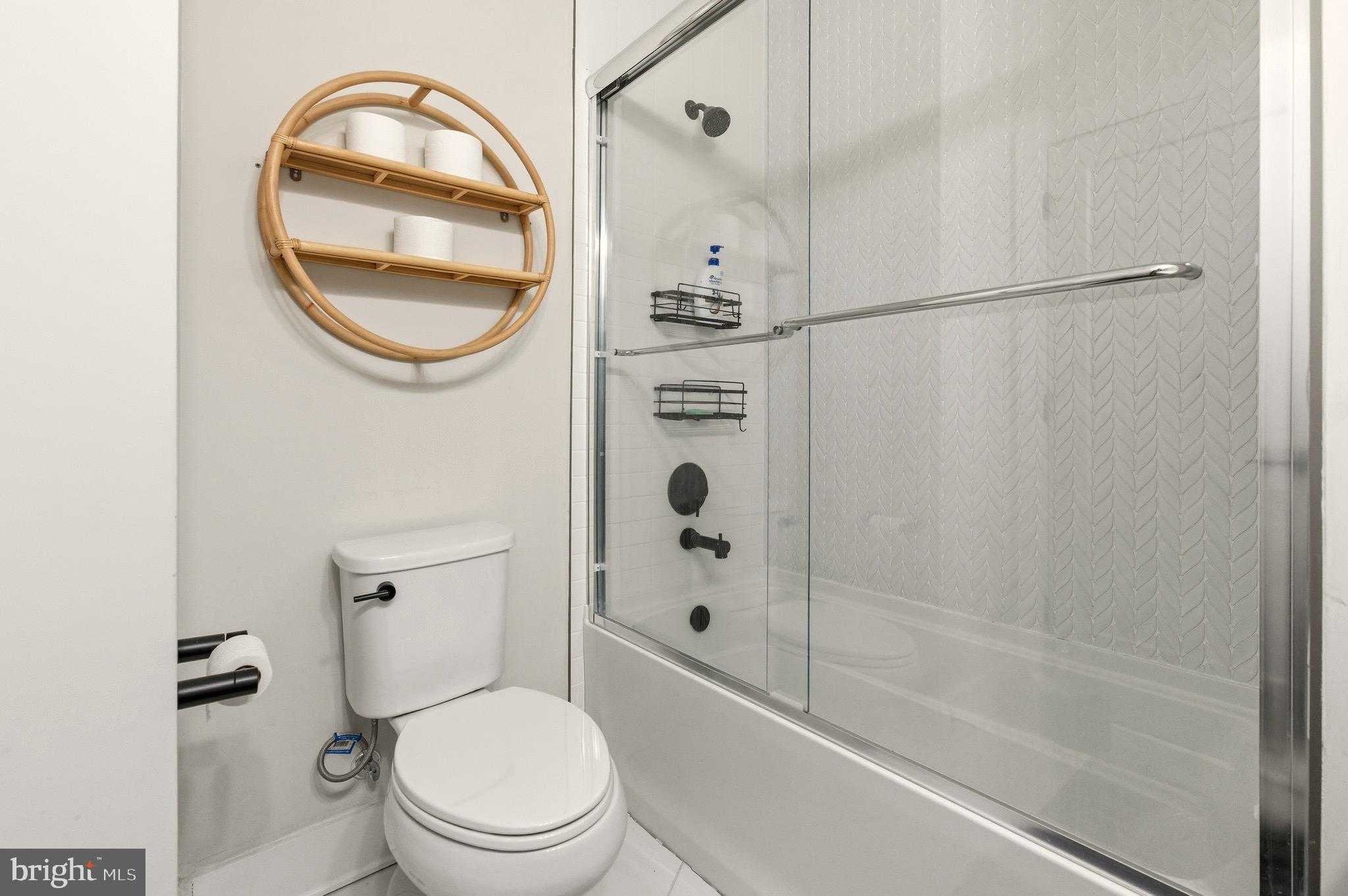 501 Bennett St photo 36