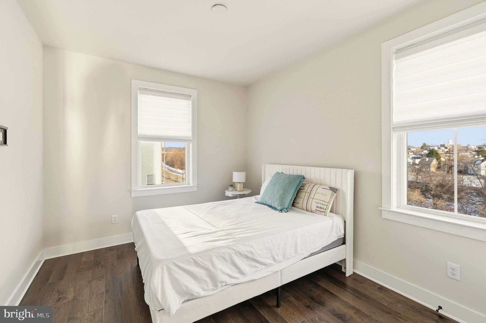 501 Bennett St photo 38