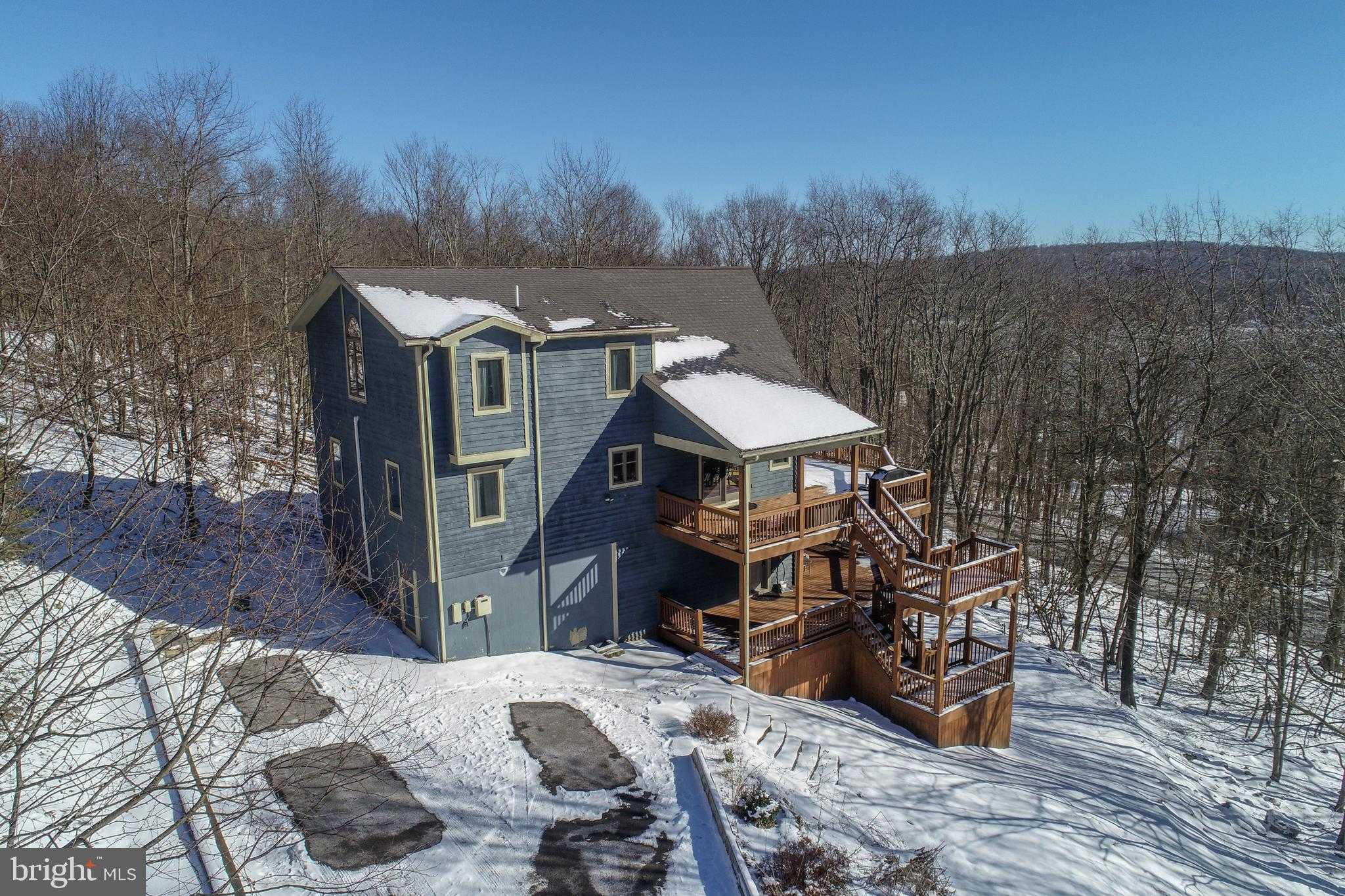 723 Pinnacle Dr photo 2