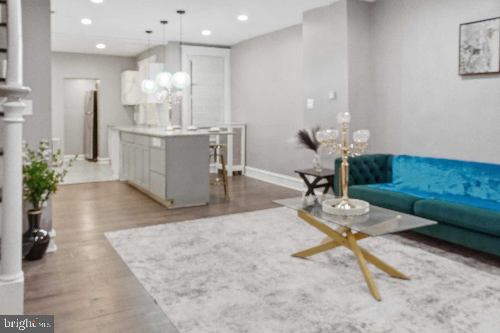 1758 S Avondale St photo 4