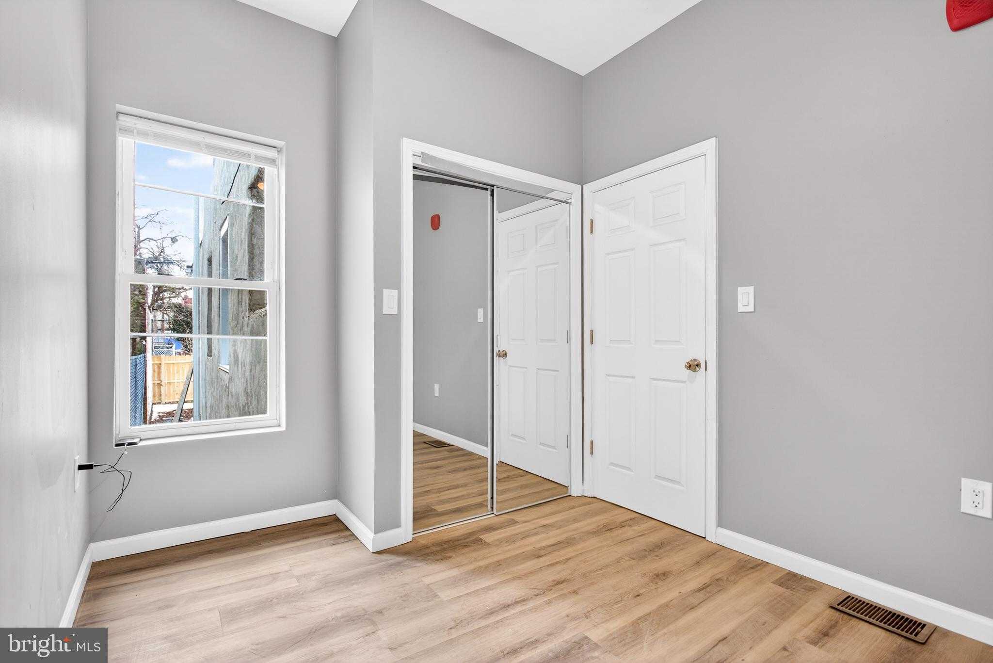 3008 W Dauphin St photo 8