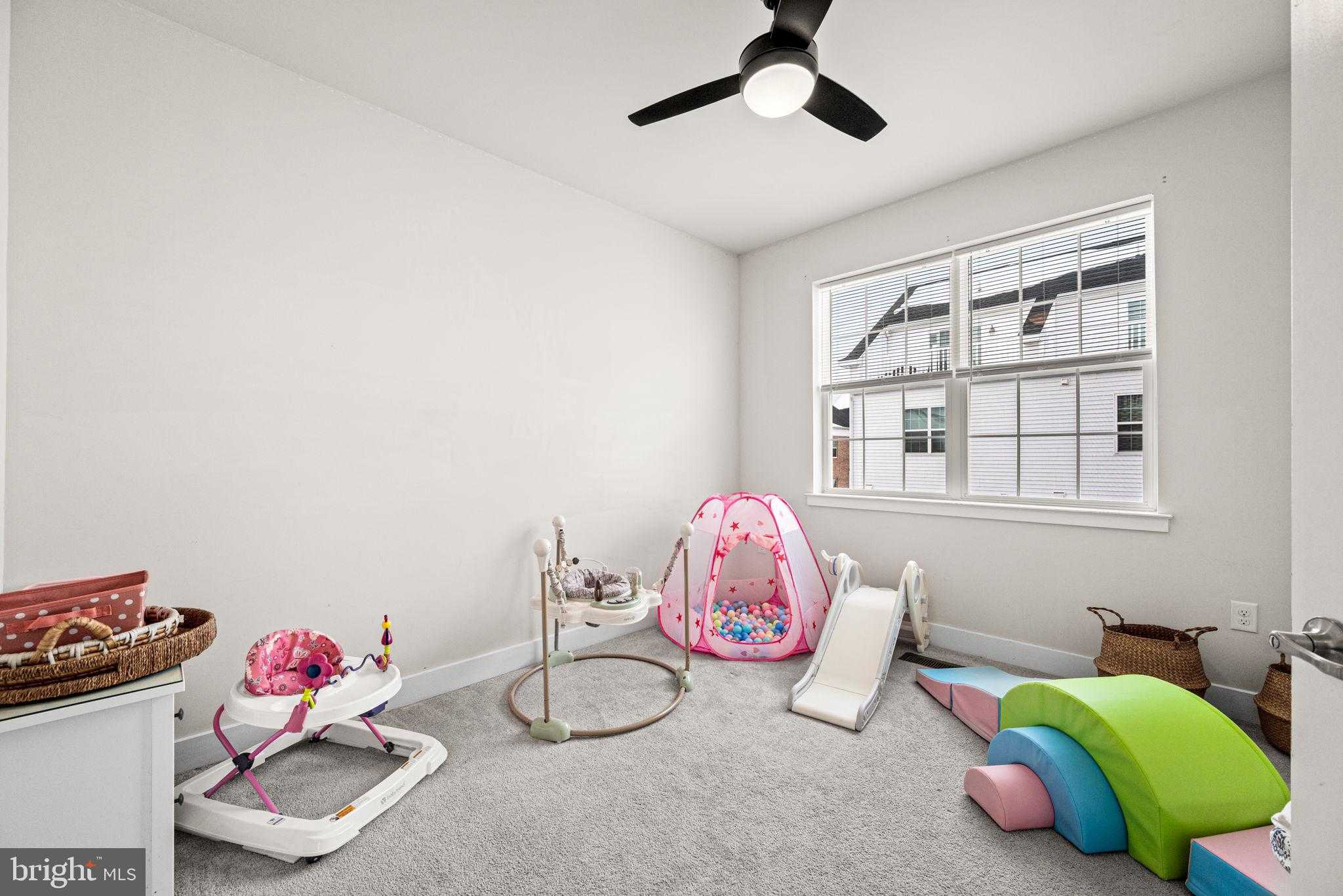 124 Alexandria St photo 25